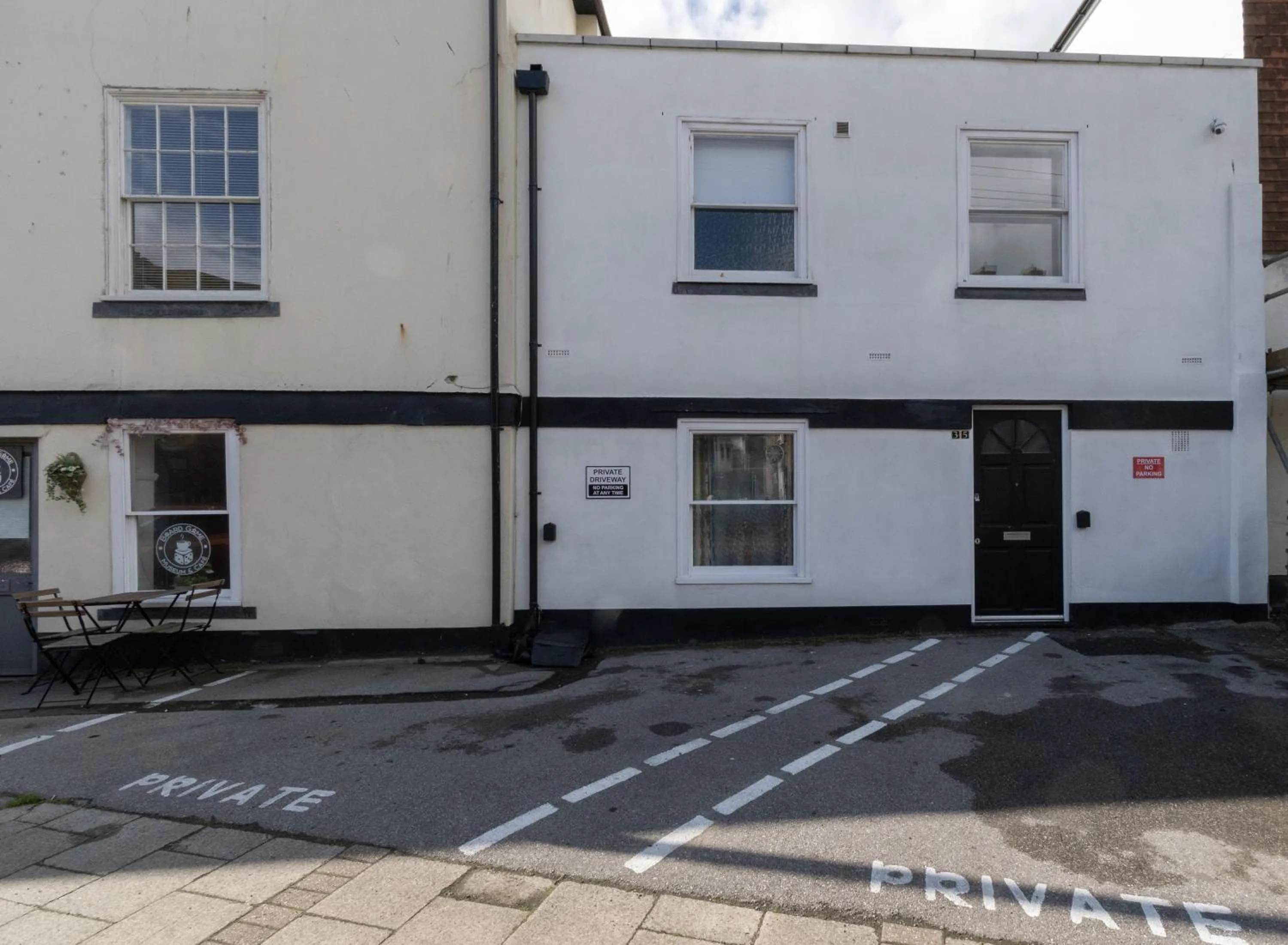Property building in King's Head Cottage