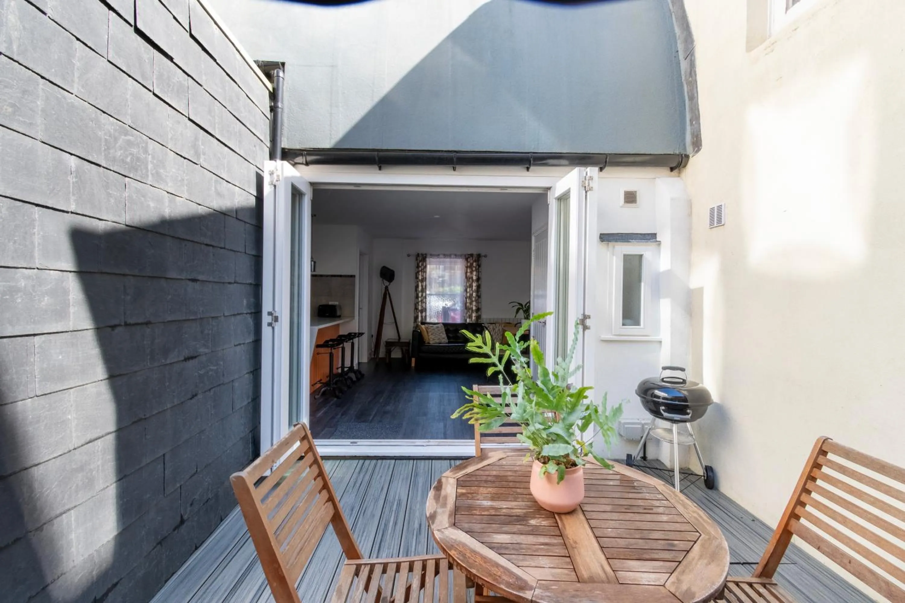 Patio in King's Head Cottage