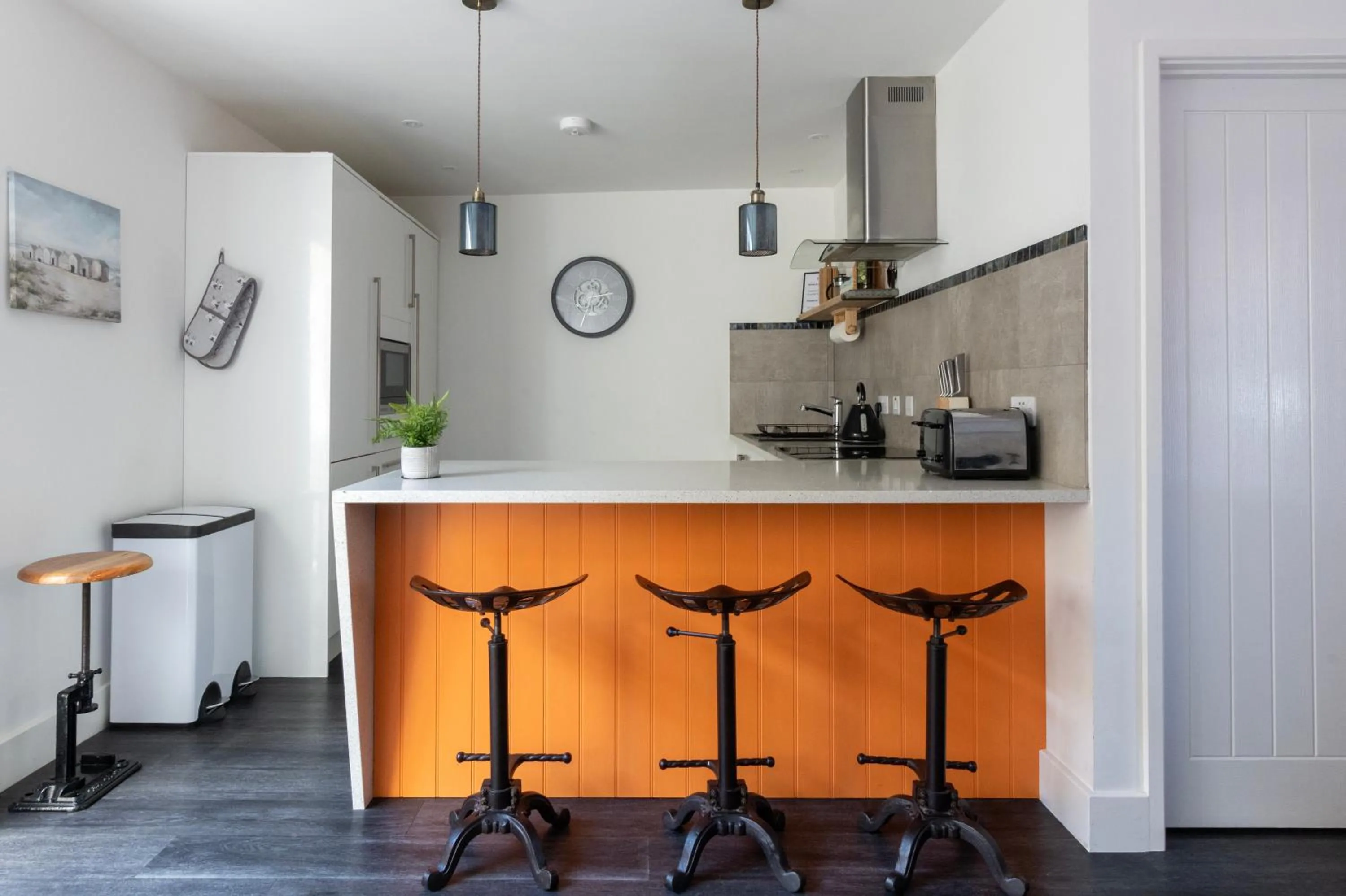 Kitchen or kitchenette in King's Head Cottage