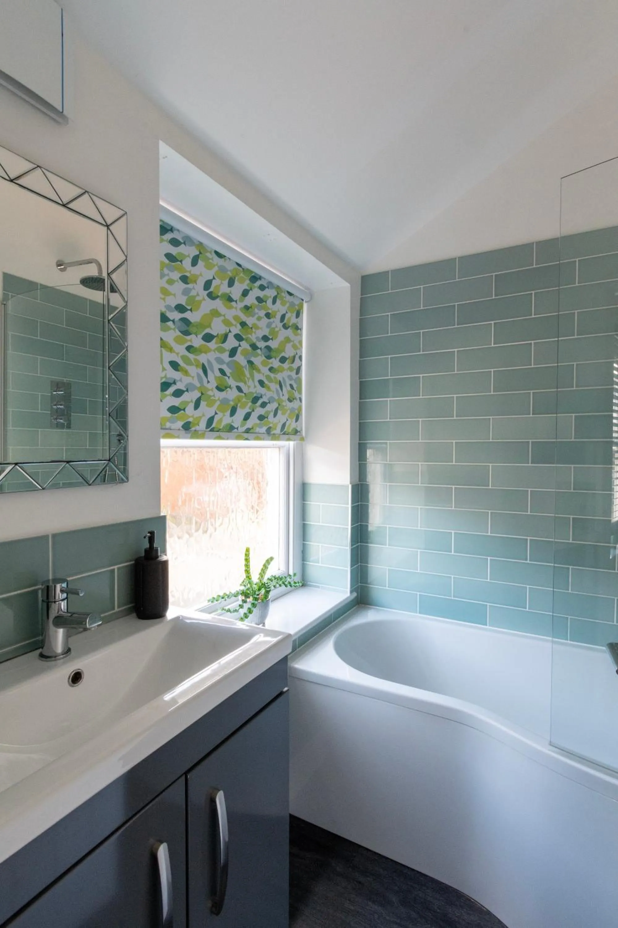 Bathroom in King's Head Cottage