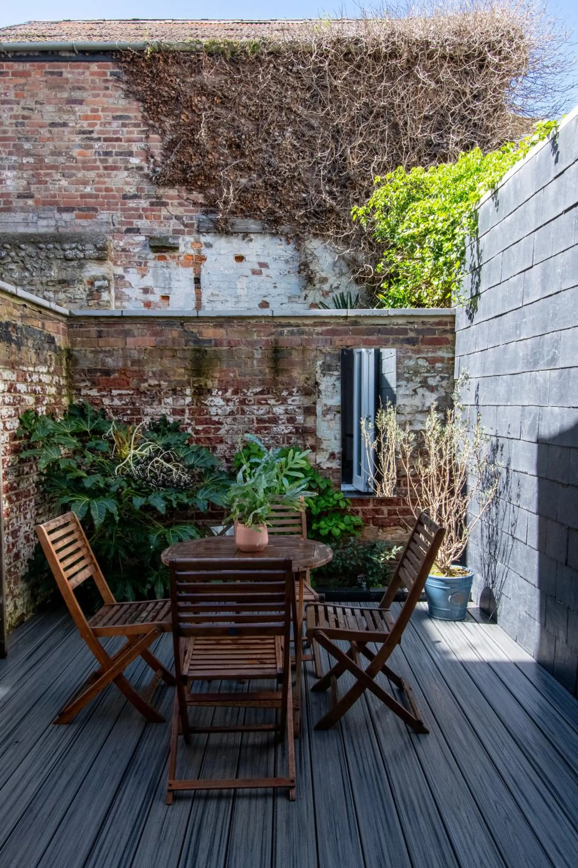 Patio in King's Head Cottage