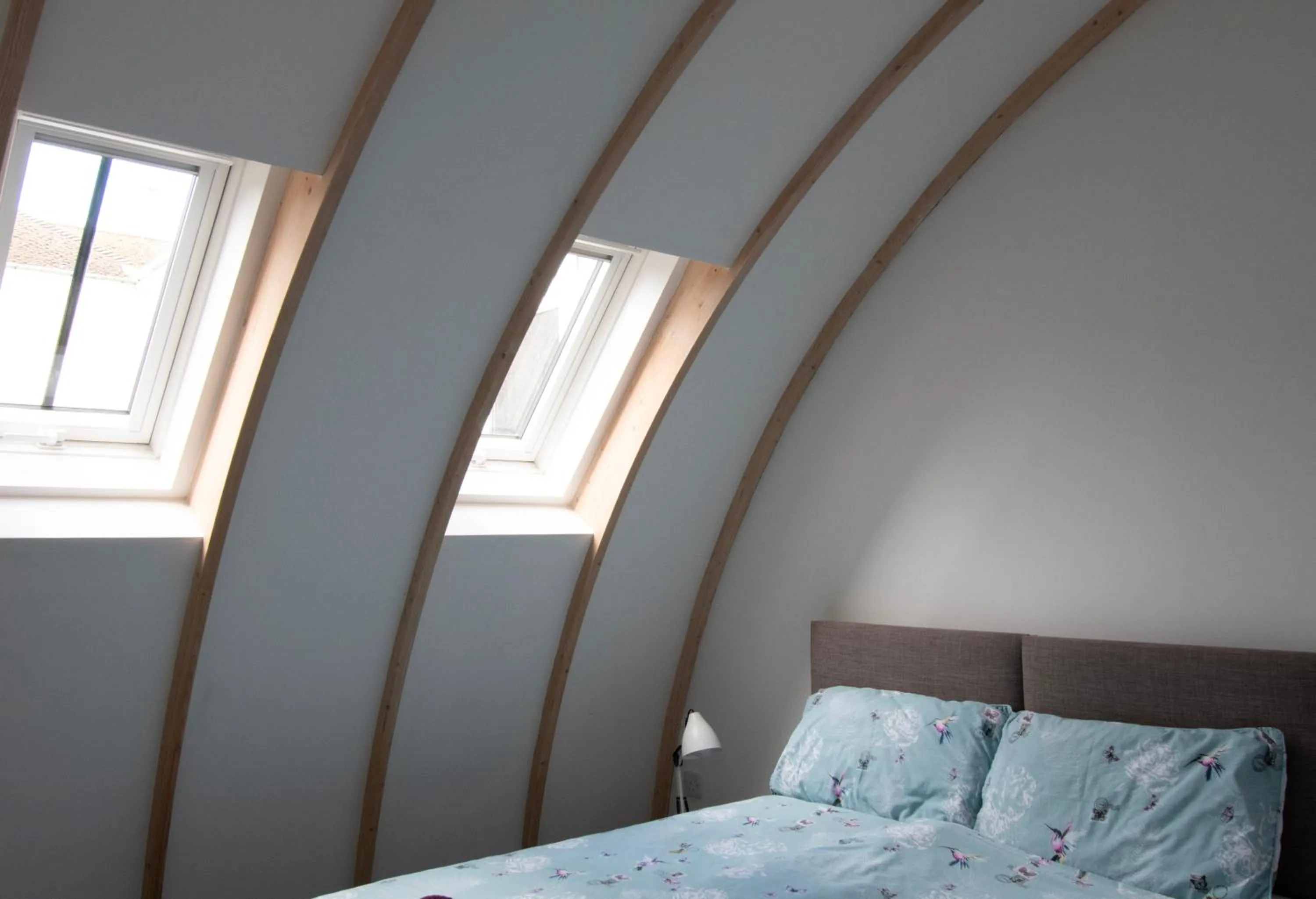 Bedroom, Bed in King's Head Cottage