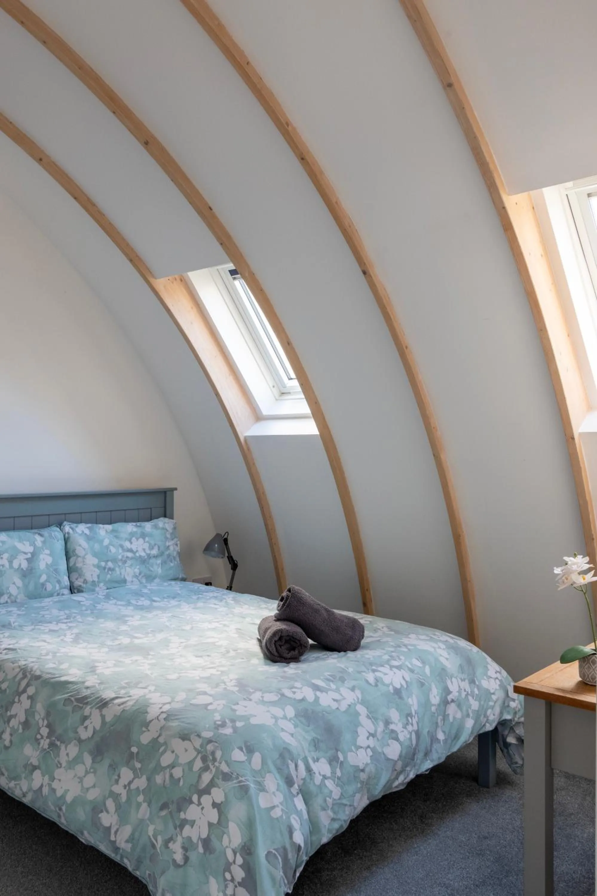 Bedroom, Bed in King's Head Cottage