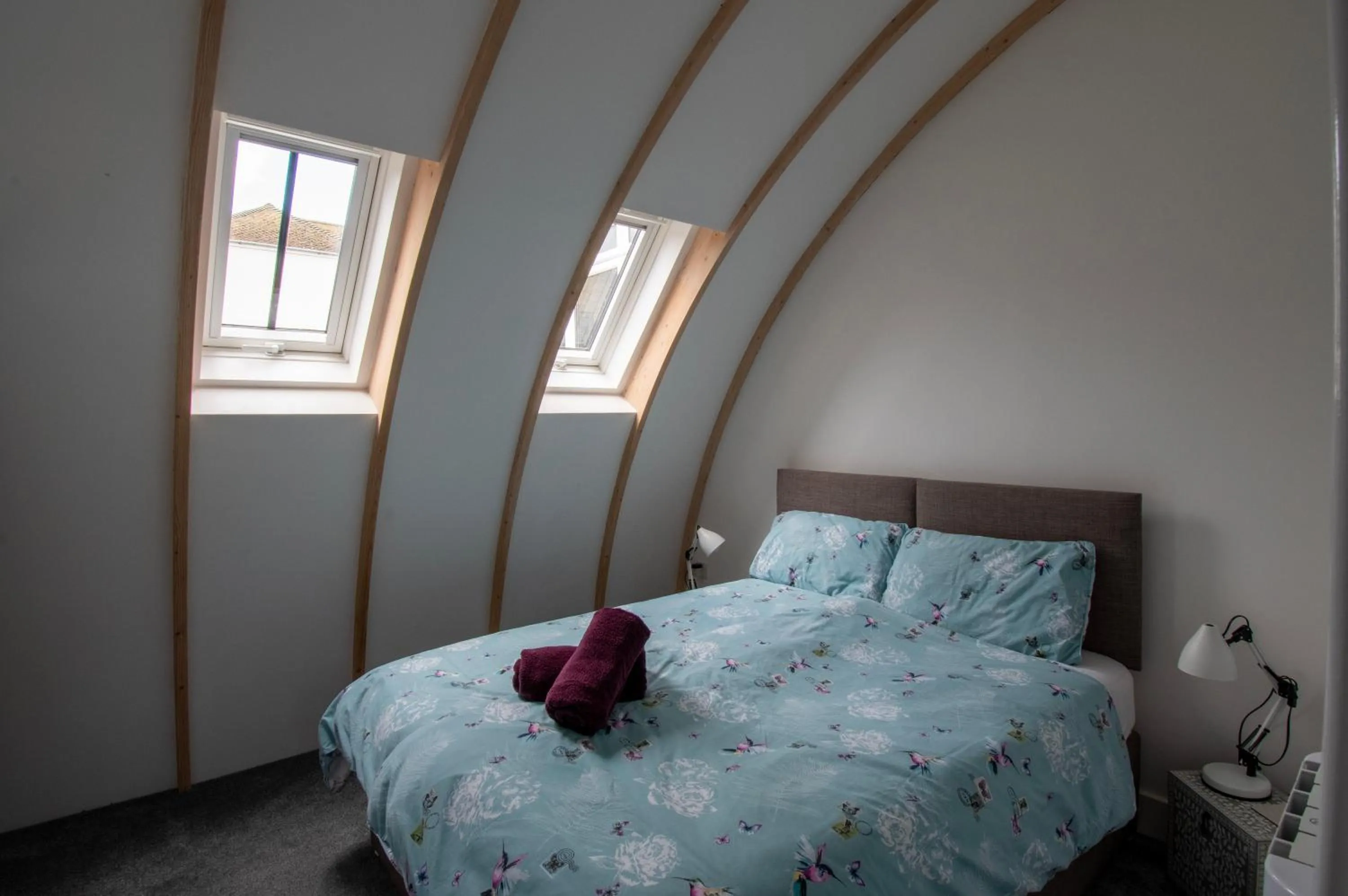 Bedroom, Bed in King's Head Cottage