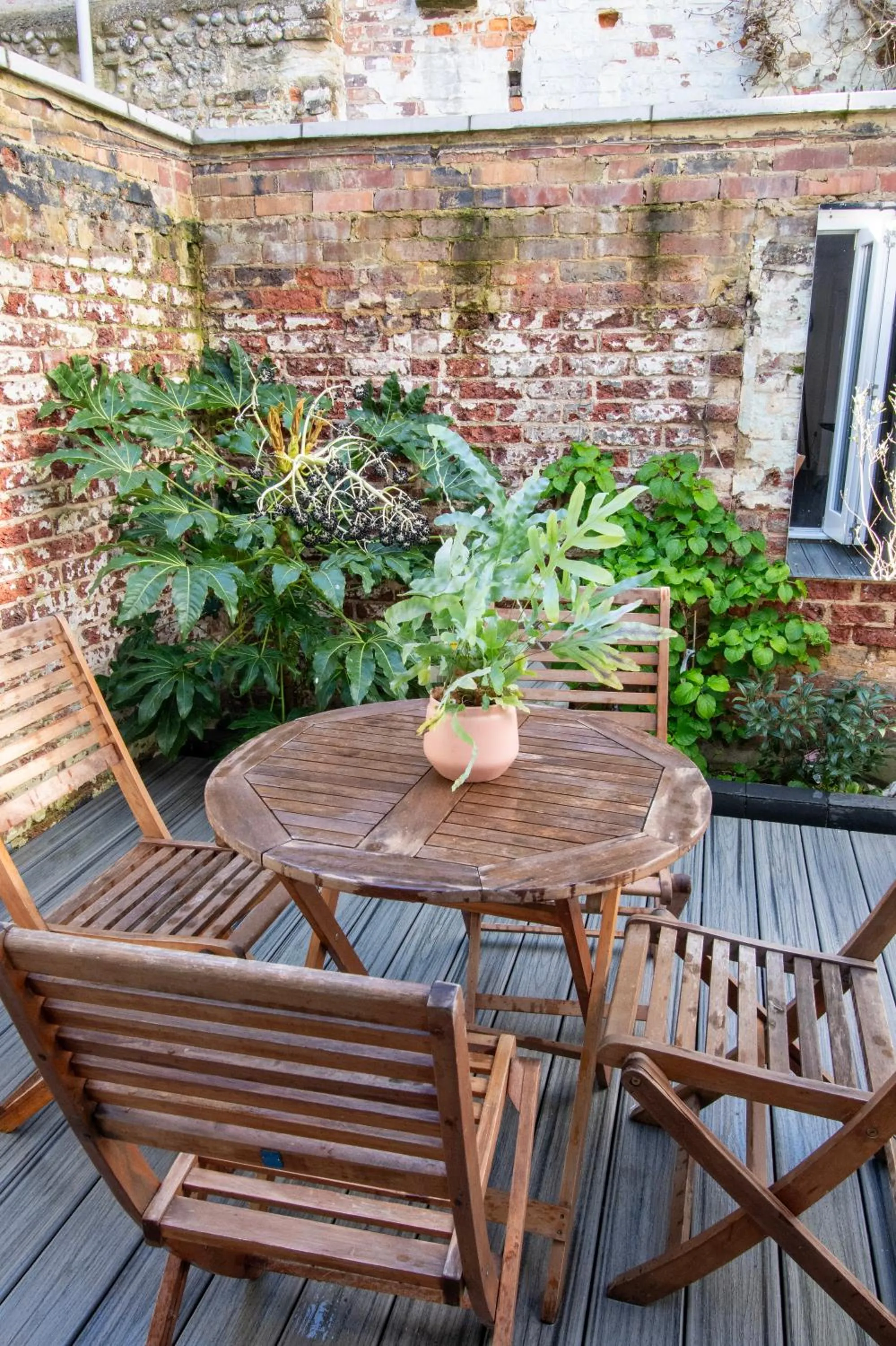 Patio in King's Head Cottage