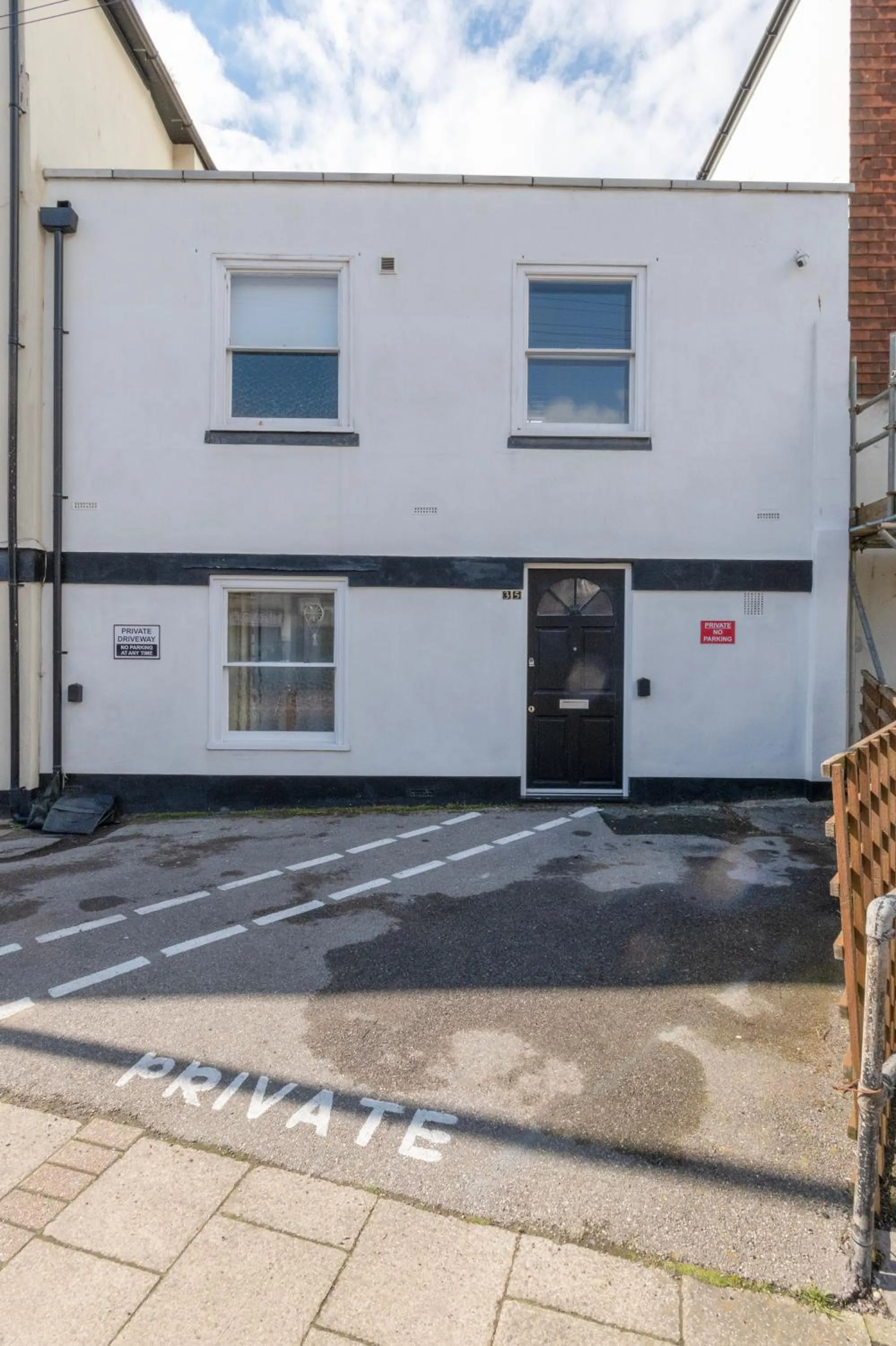 Property building in King's Head Cottage