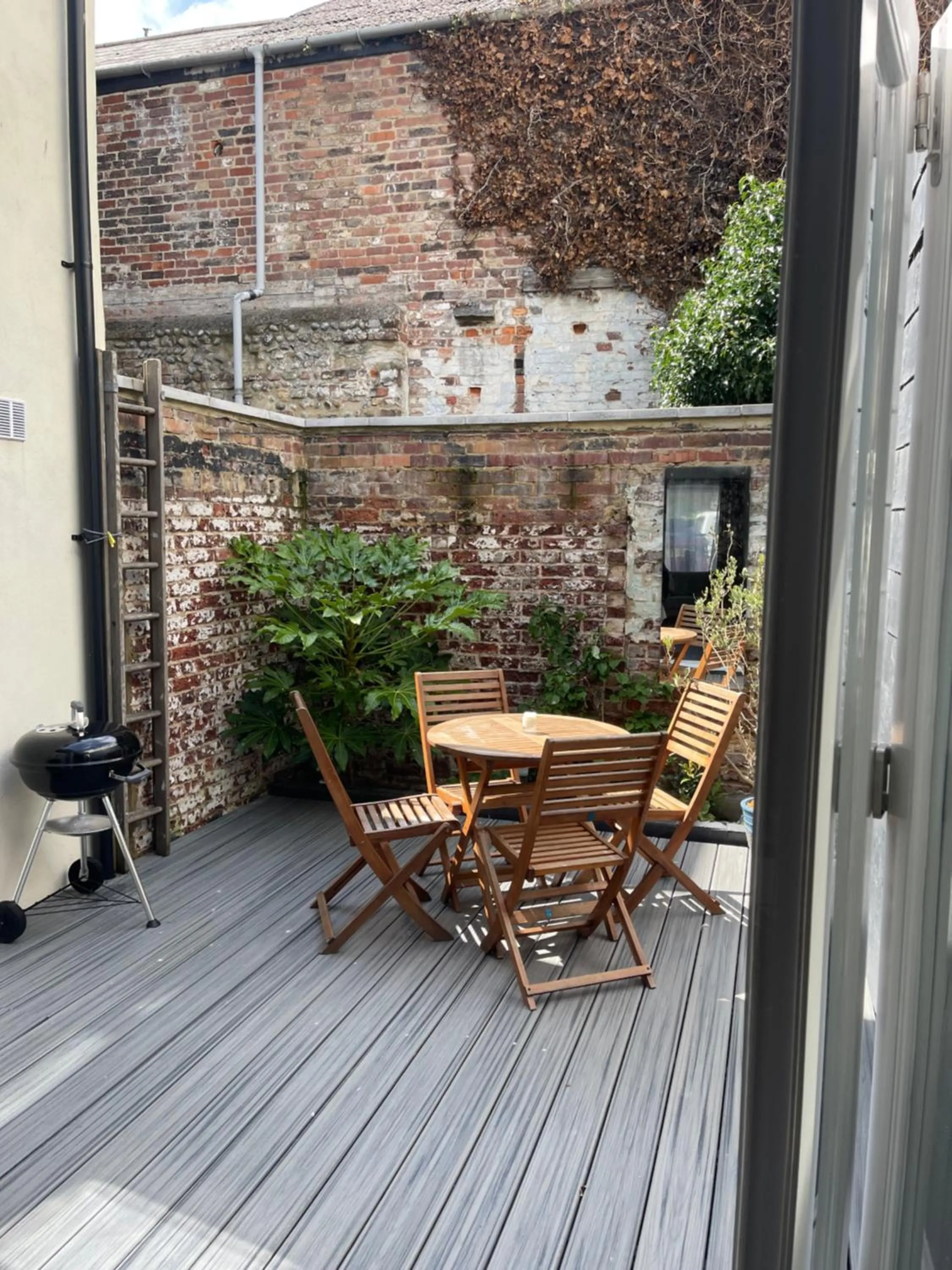 Patio in King's Head Cottage