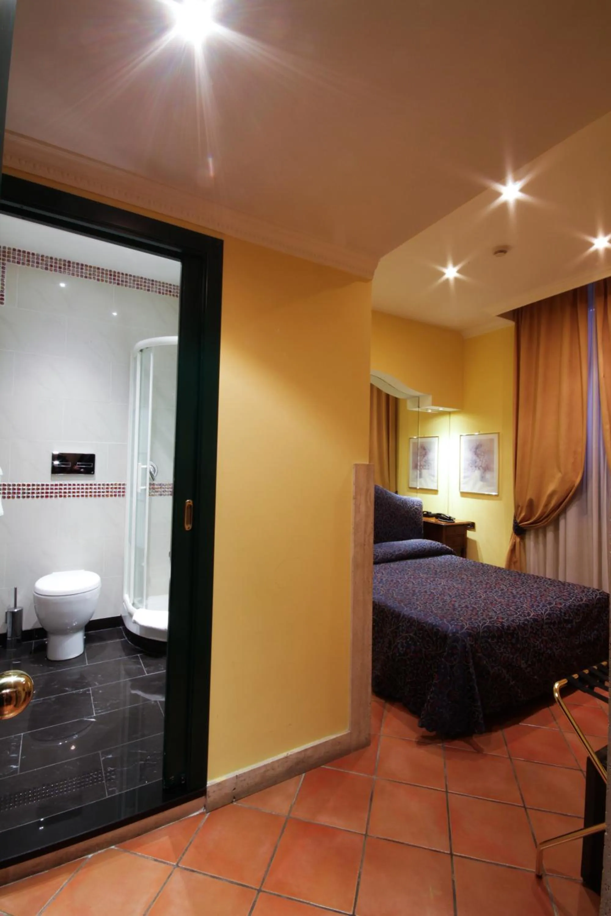 Photo of the whole room, Bed in Hotel Canova