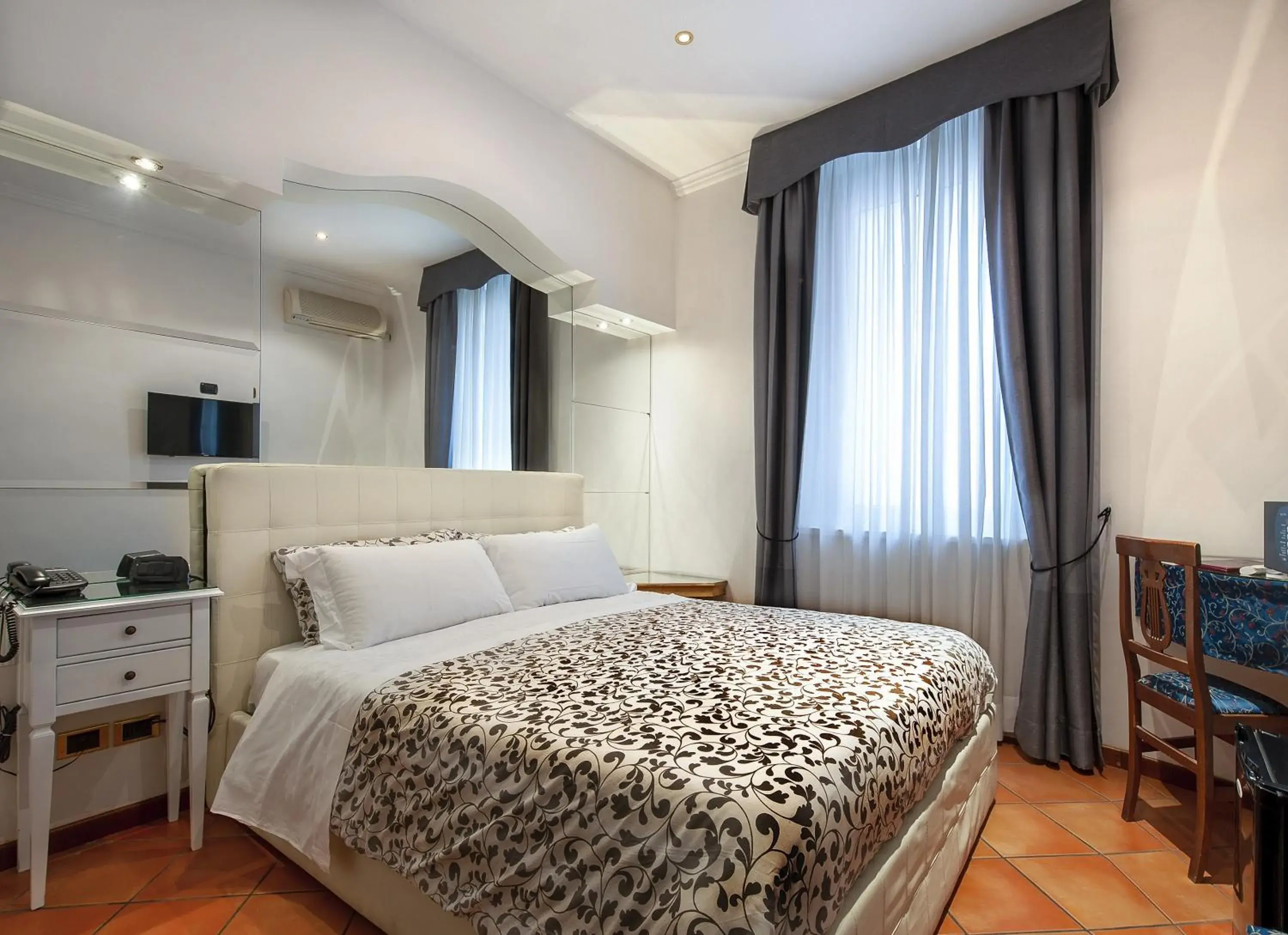 Bed in Hotel Canova Bed in Hotel Canova