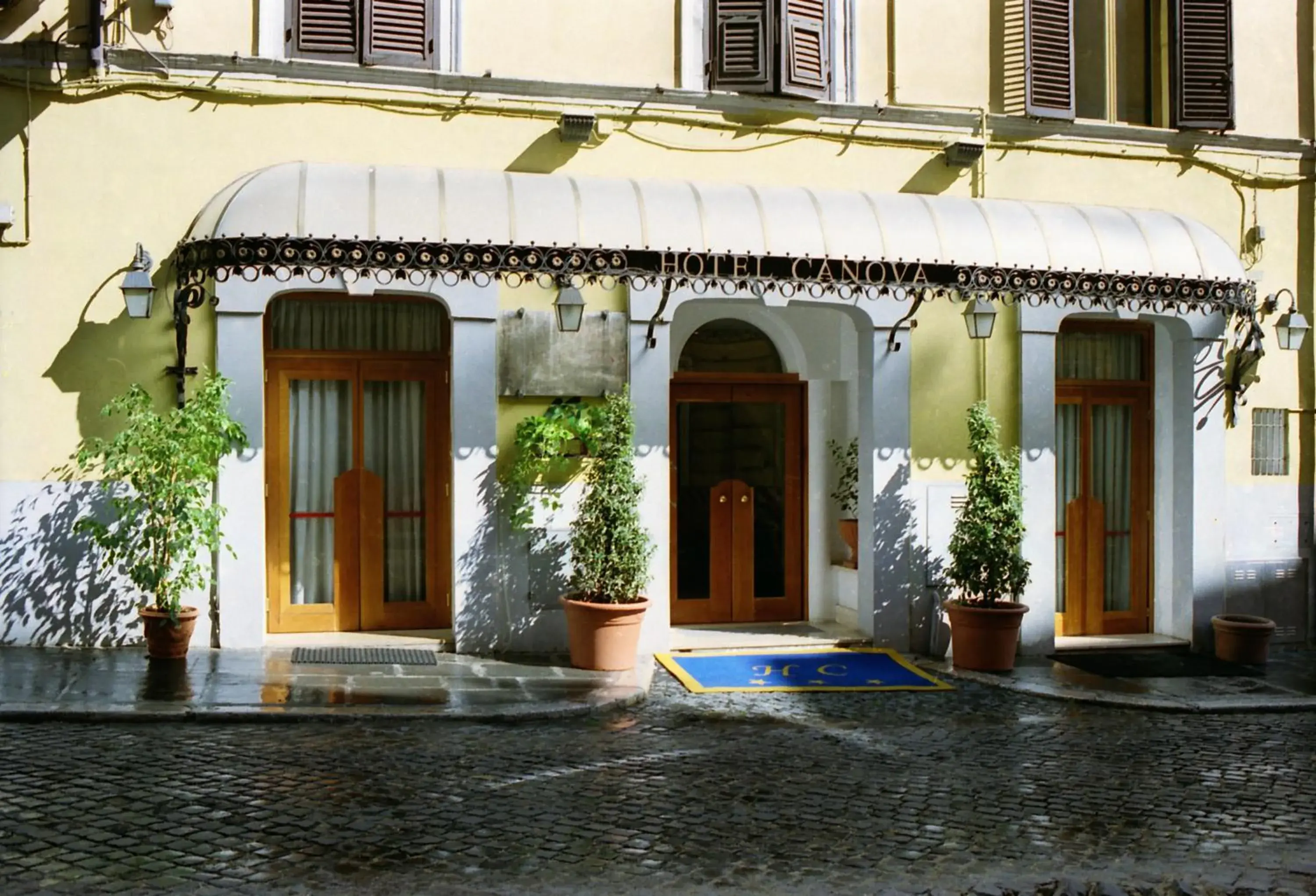 Facade/entrance in Hotel Canova Facade/entrance in Hotel Canova