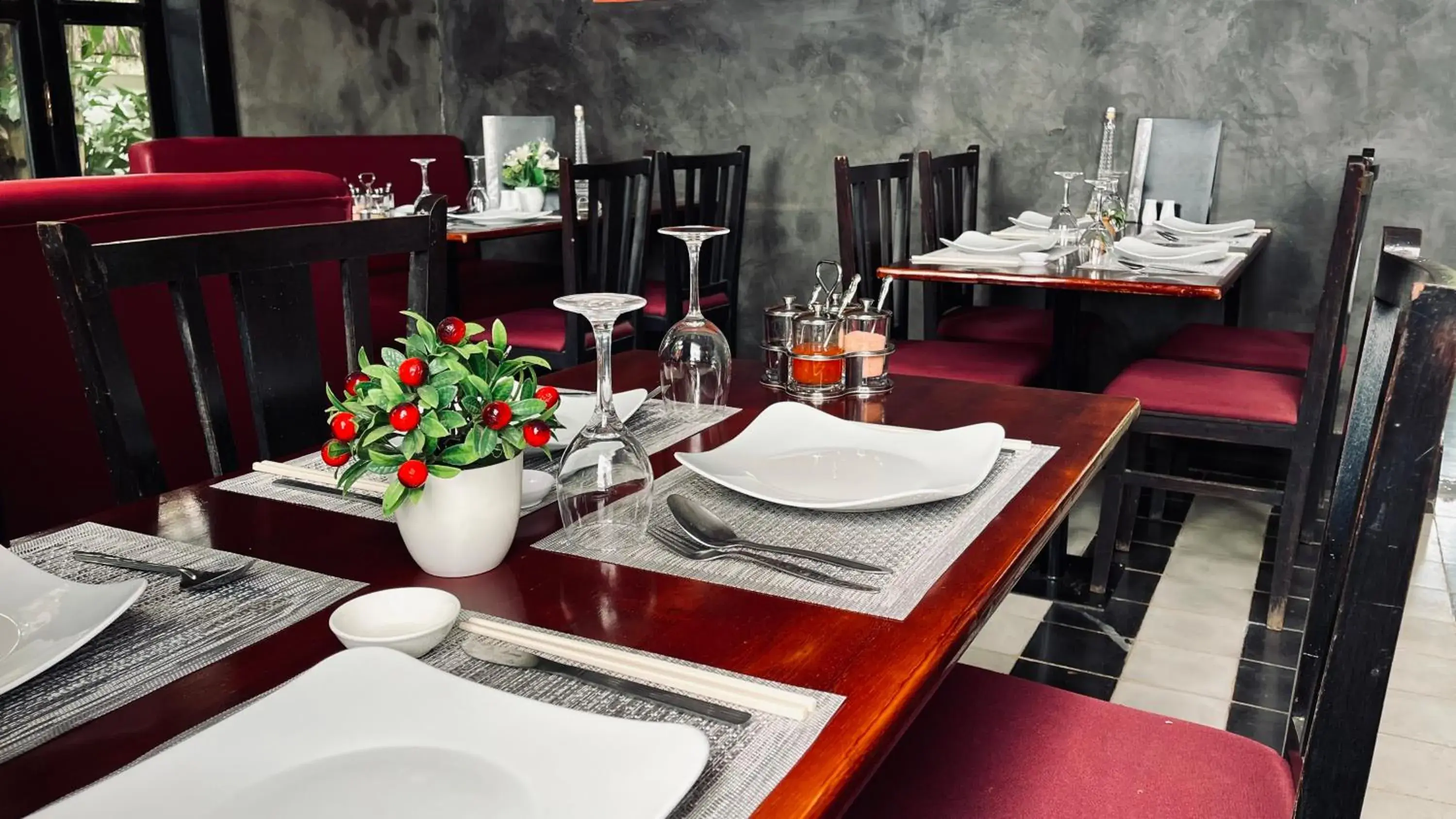 Restaurant/places to eat in Prana Hotel Restaurant/places to eat in Prana Hotel