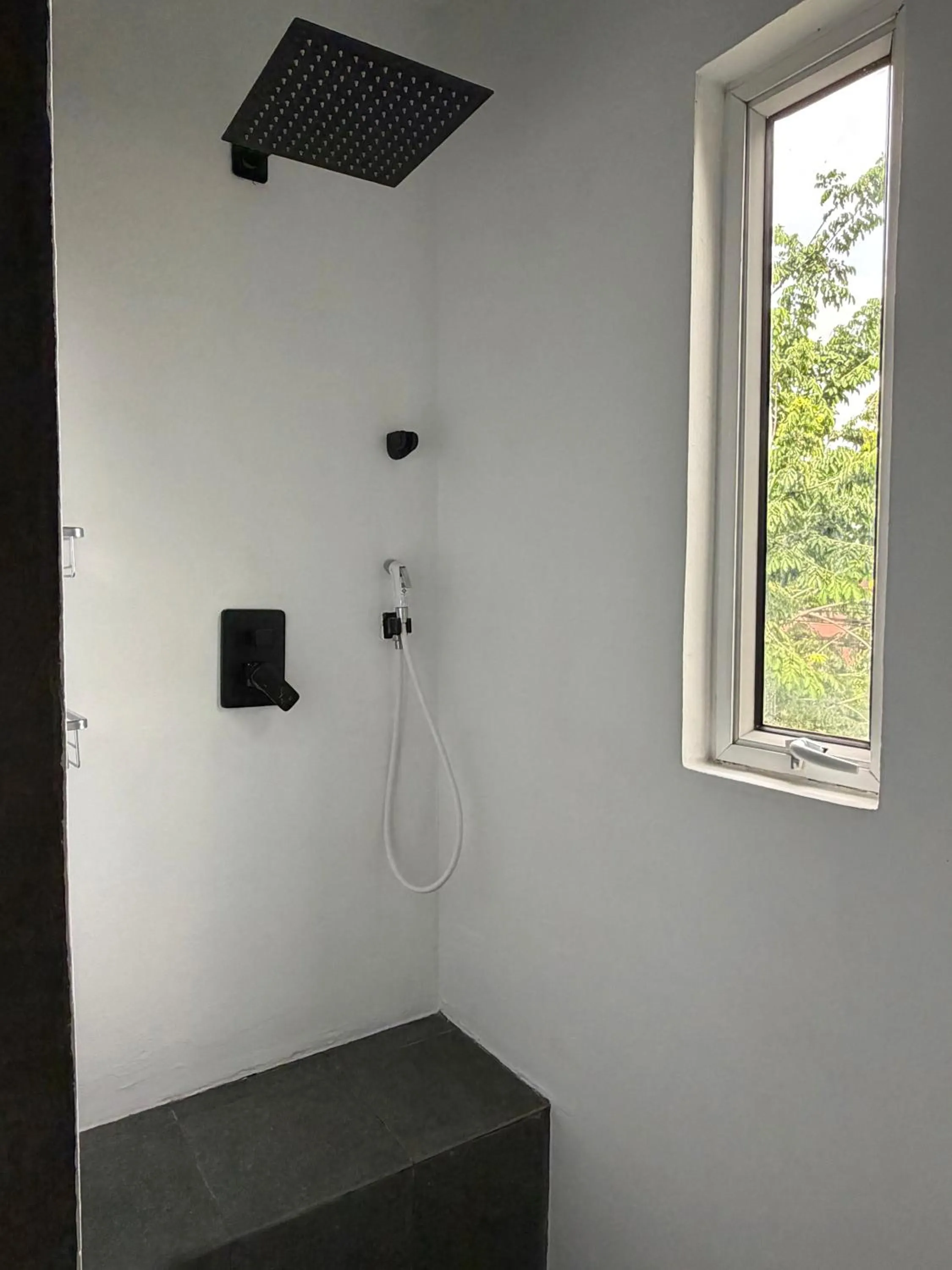 Shower in Prana Hotel