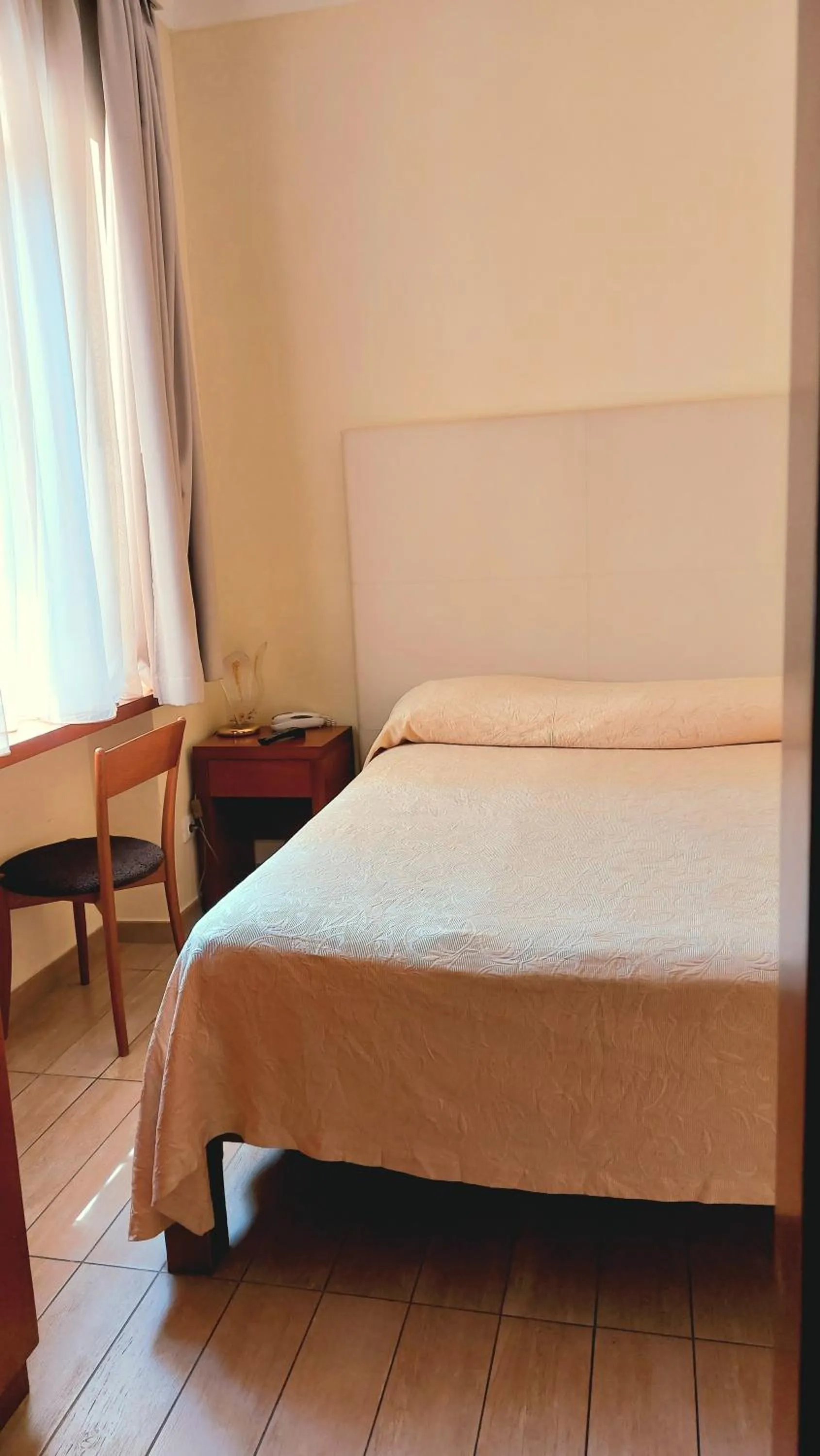 Bed in Hotel Klein Wien