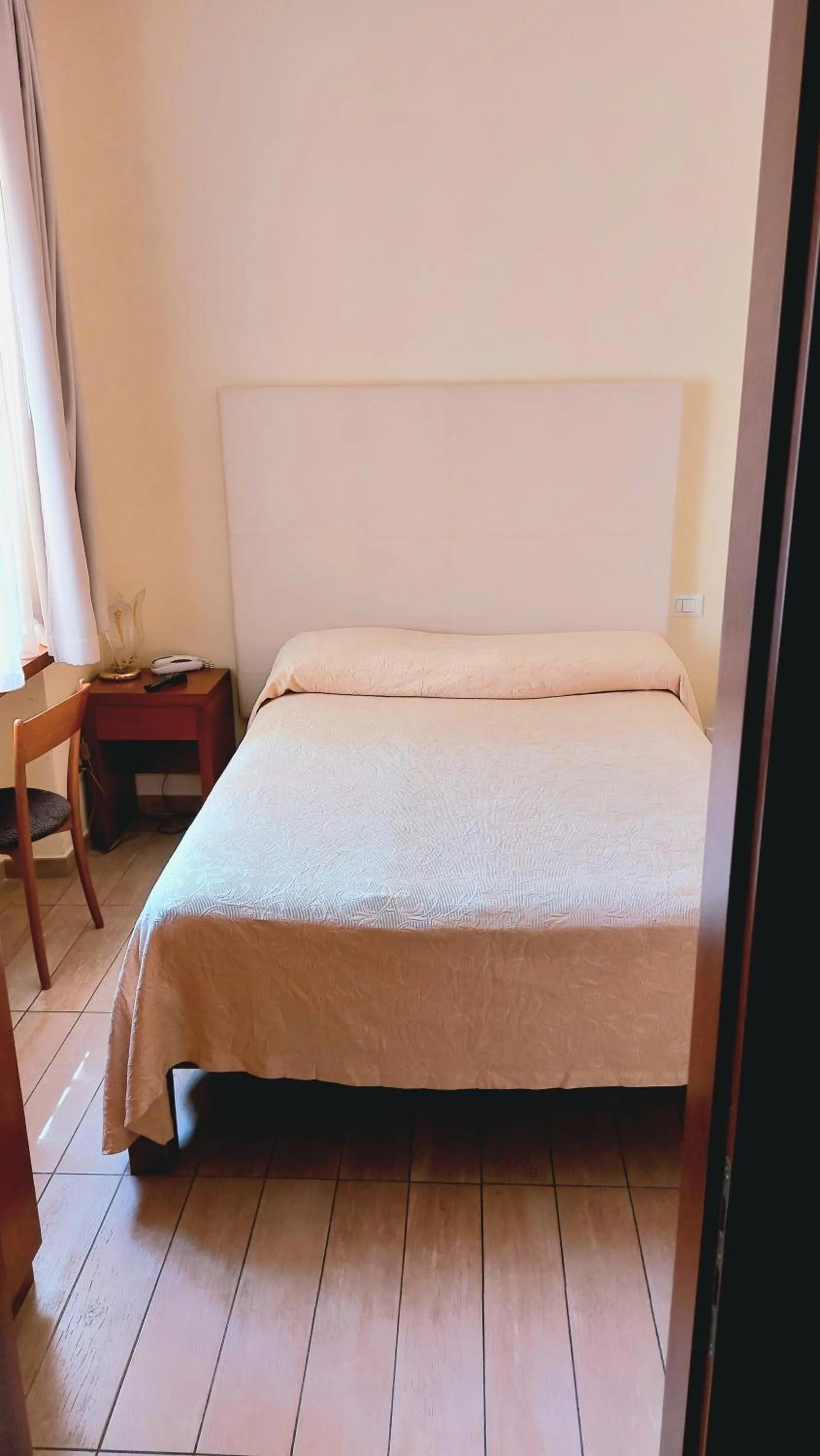 Bed in Hotel Klein Wien