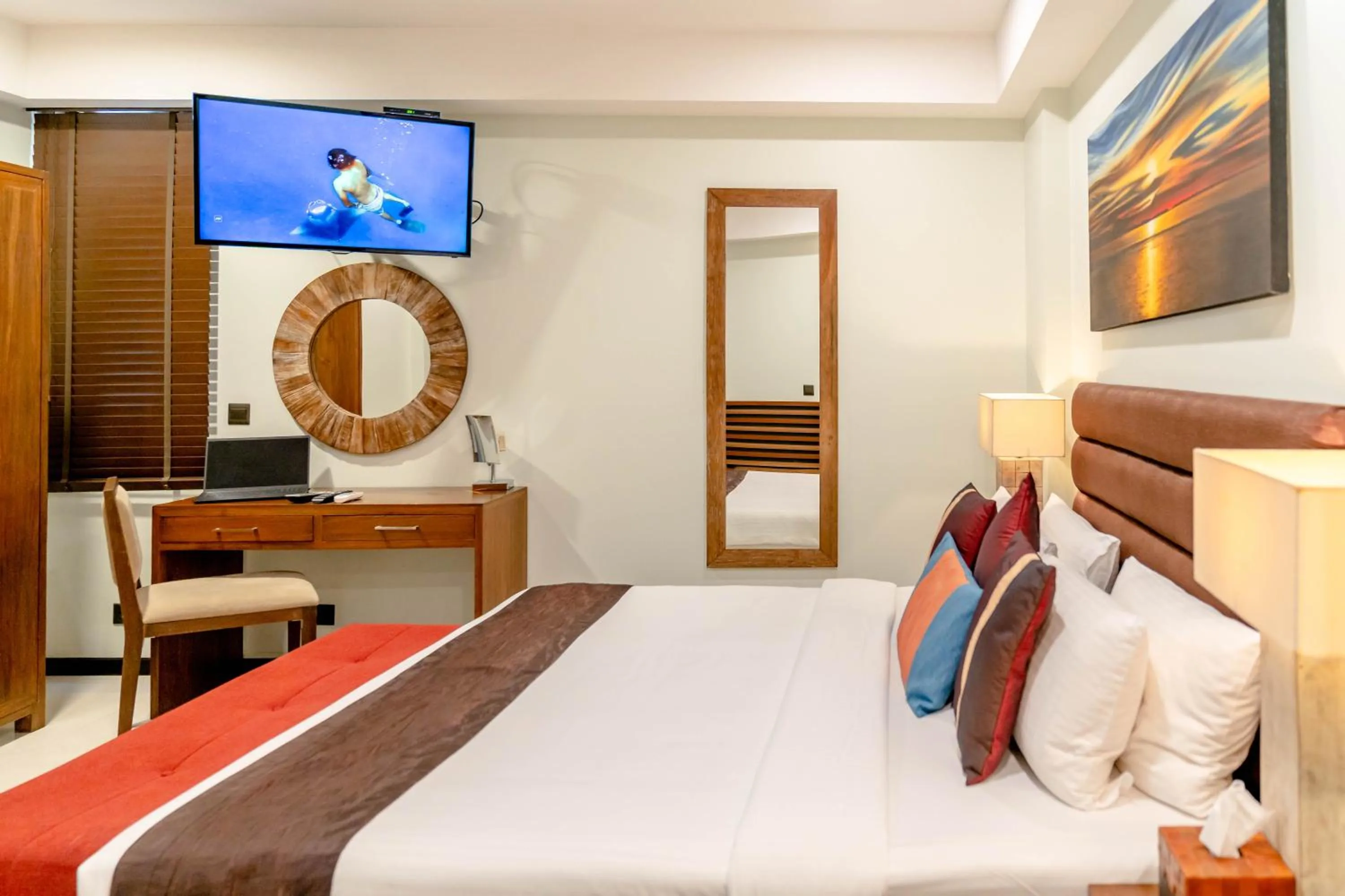 Bed in The Somerset Hotel