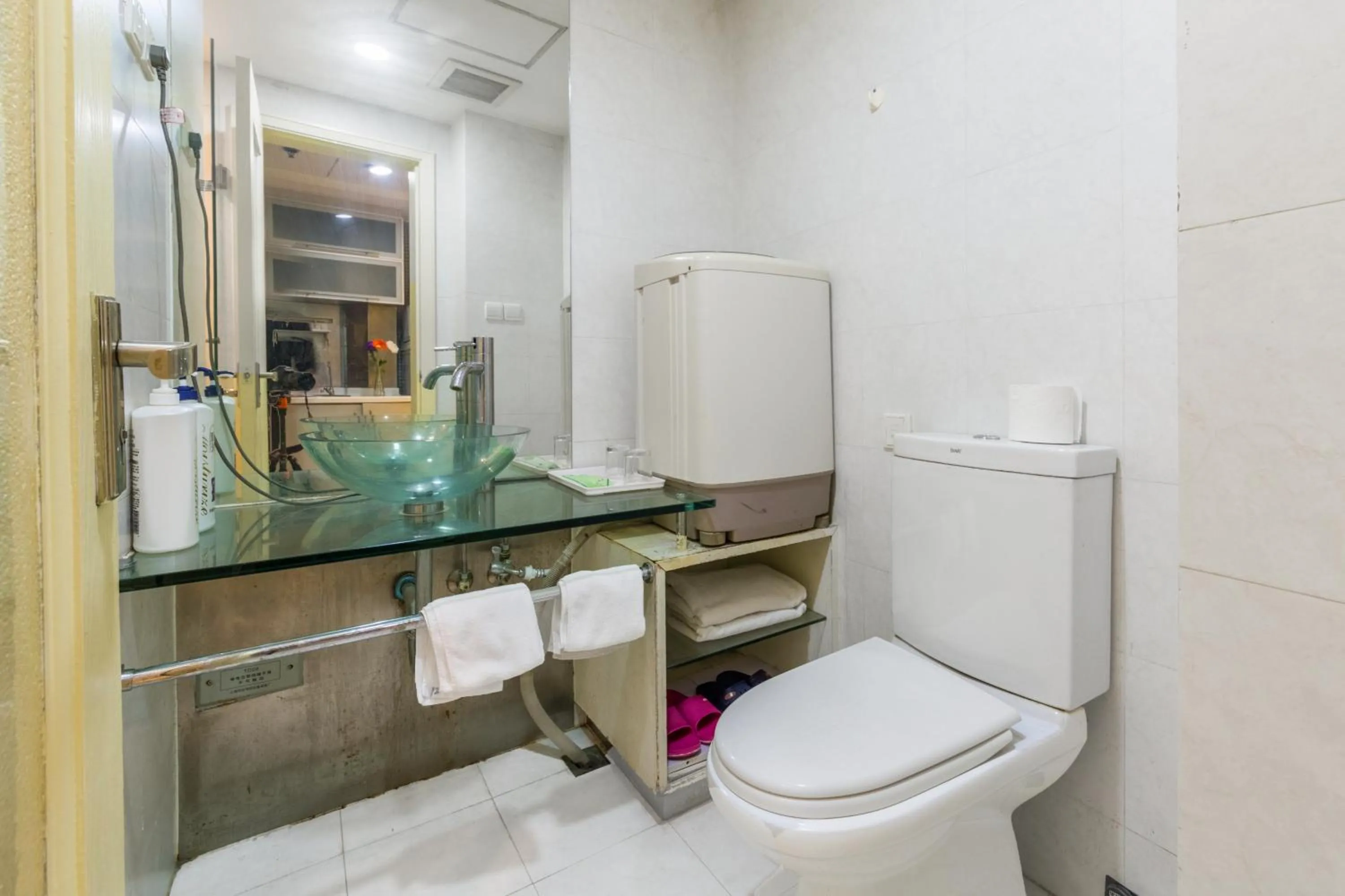 Toilet in Shanghai Jiarong Hotel Apartment