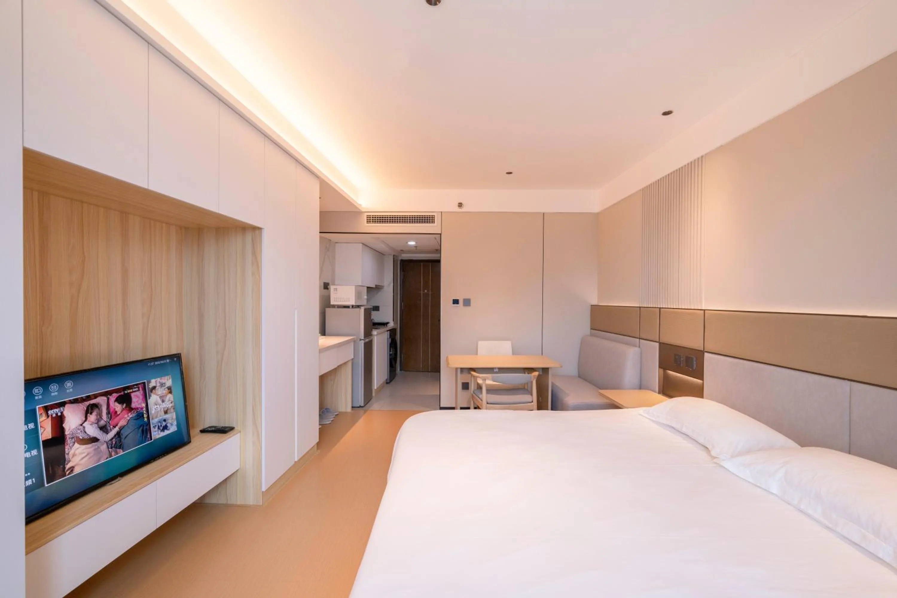 Bed in Shanghai Jiarong Hotel Apartment