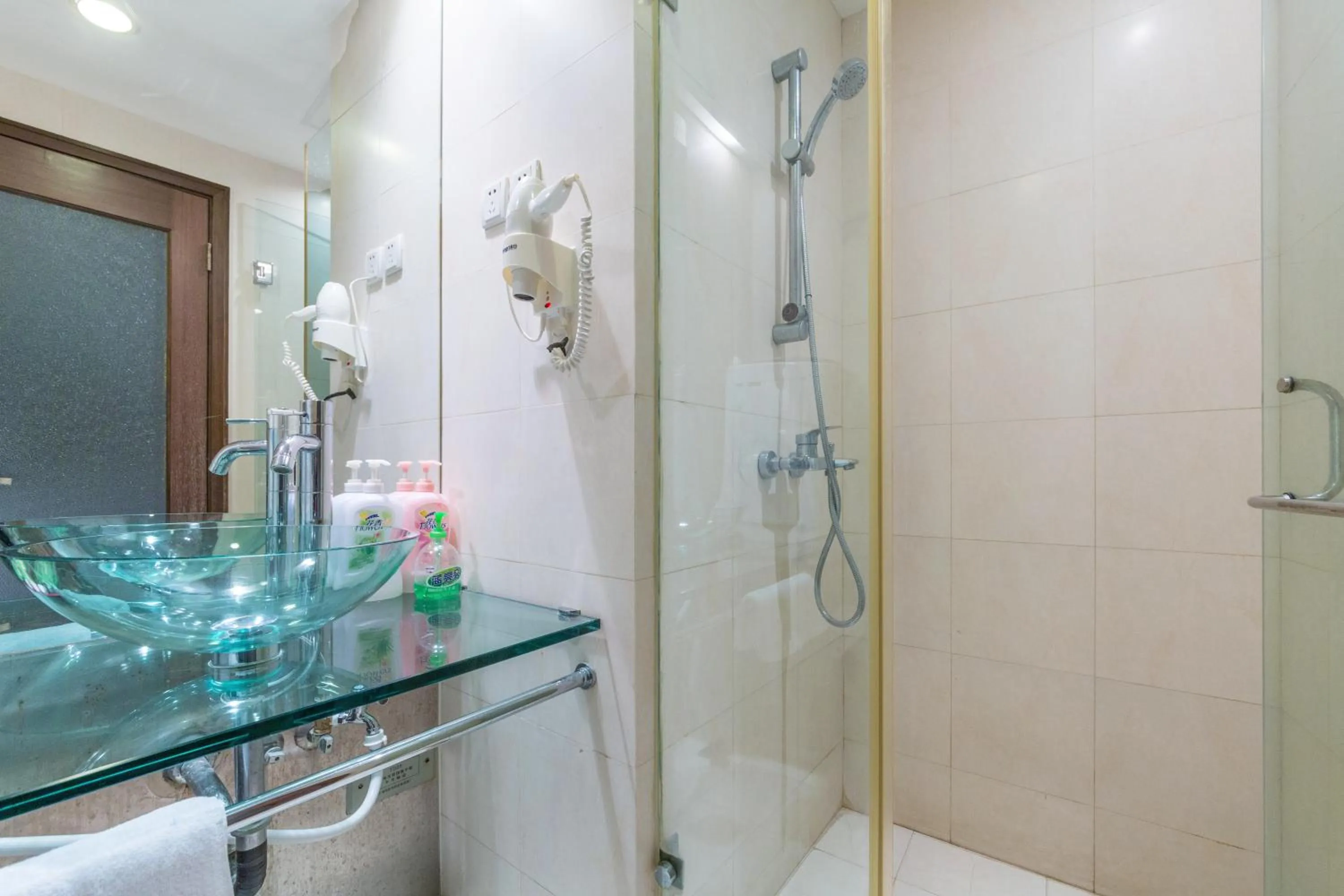 Shower in Shanghai Jiarong Hotel Apartment