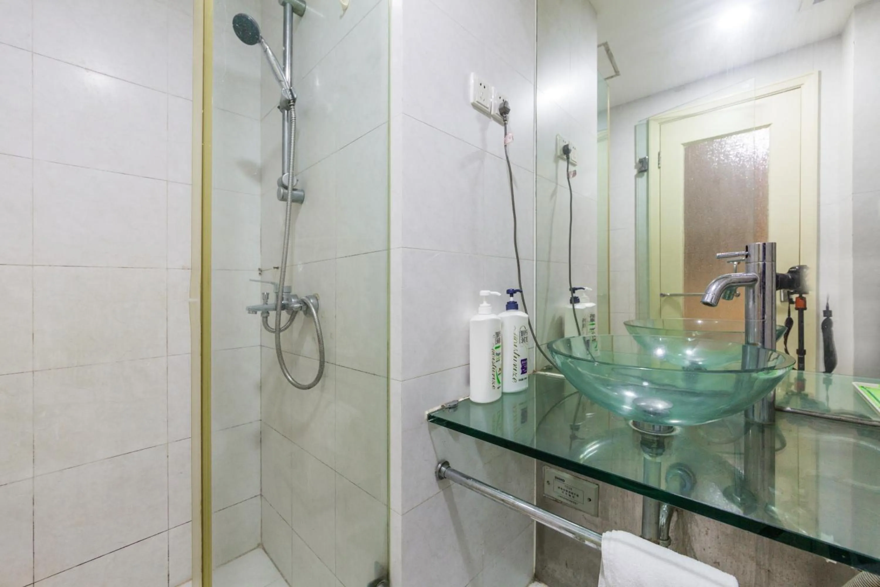 Shower in Shanghai Jiarong Hotel Apartment