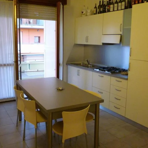 Kitchen or kitchenette in Air Hotel