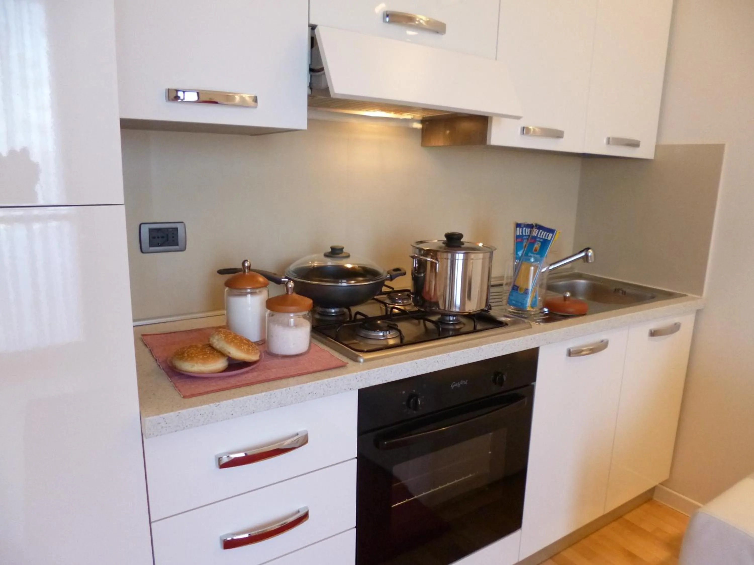 Kitchen or kitchenette in Air Hotel