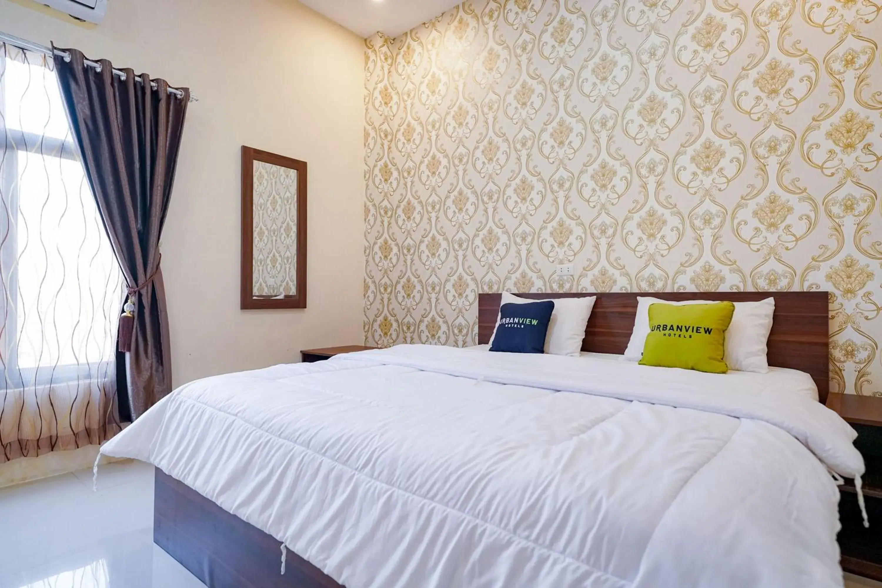 Superior Double Room in Urbanview Hotel St Faustina Lampung by RedDoorz Superior Double Room in Urbanview Hotel St Faustina Lampung by RedDoorz
