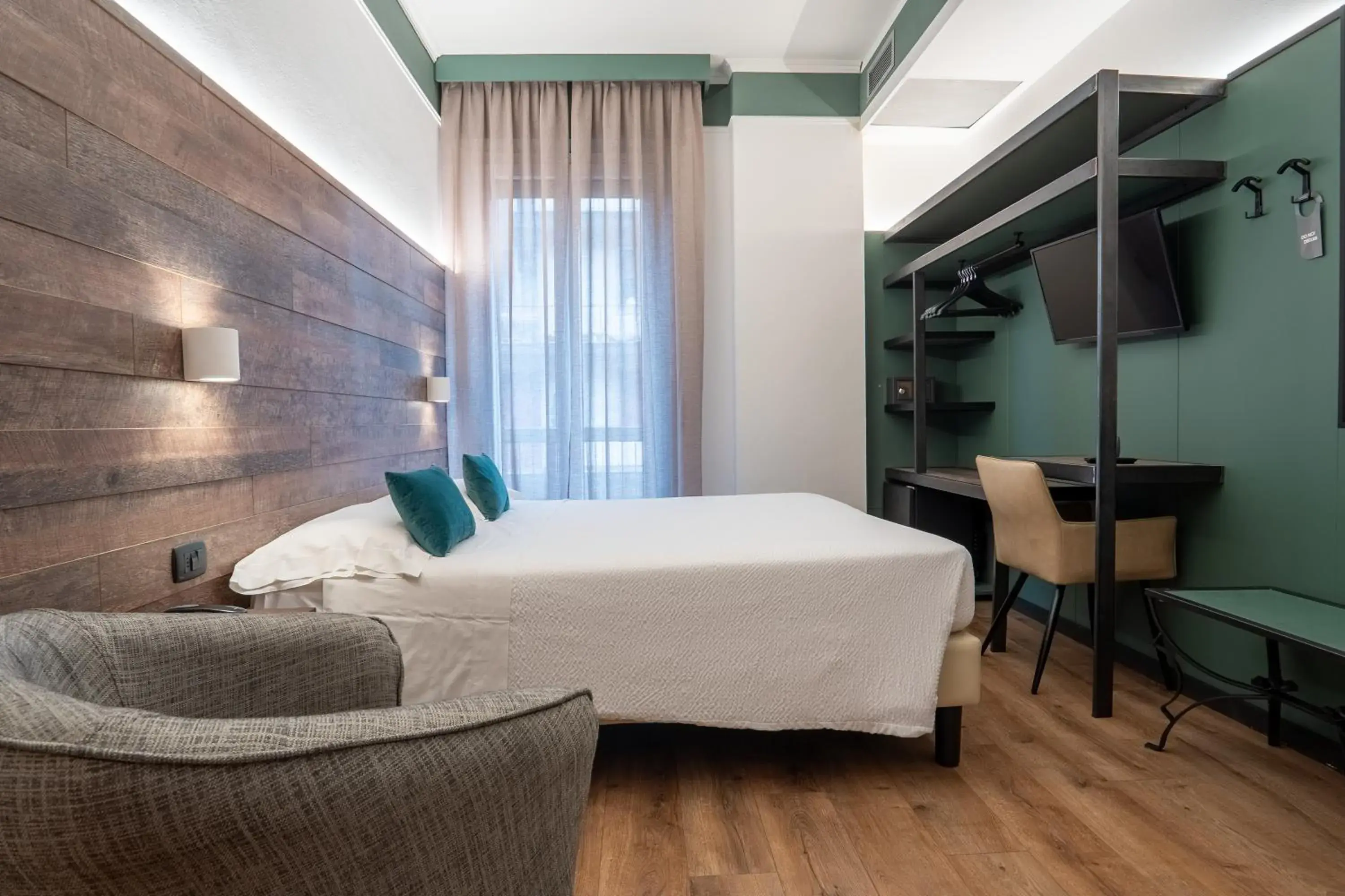 Bed in Hotel Italia Bed in Hotel Italia