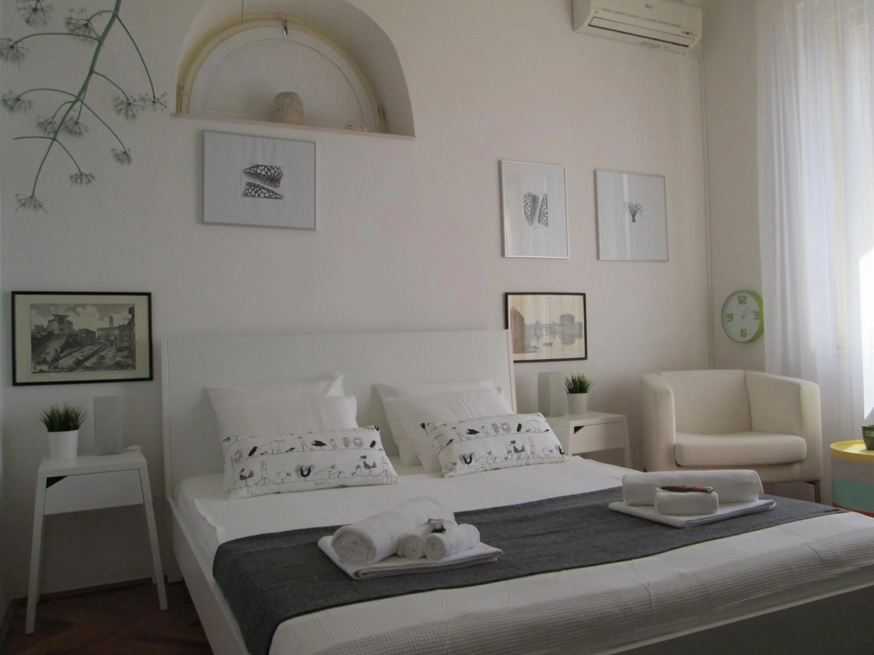 St. Lazarus Room
