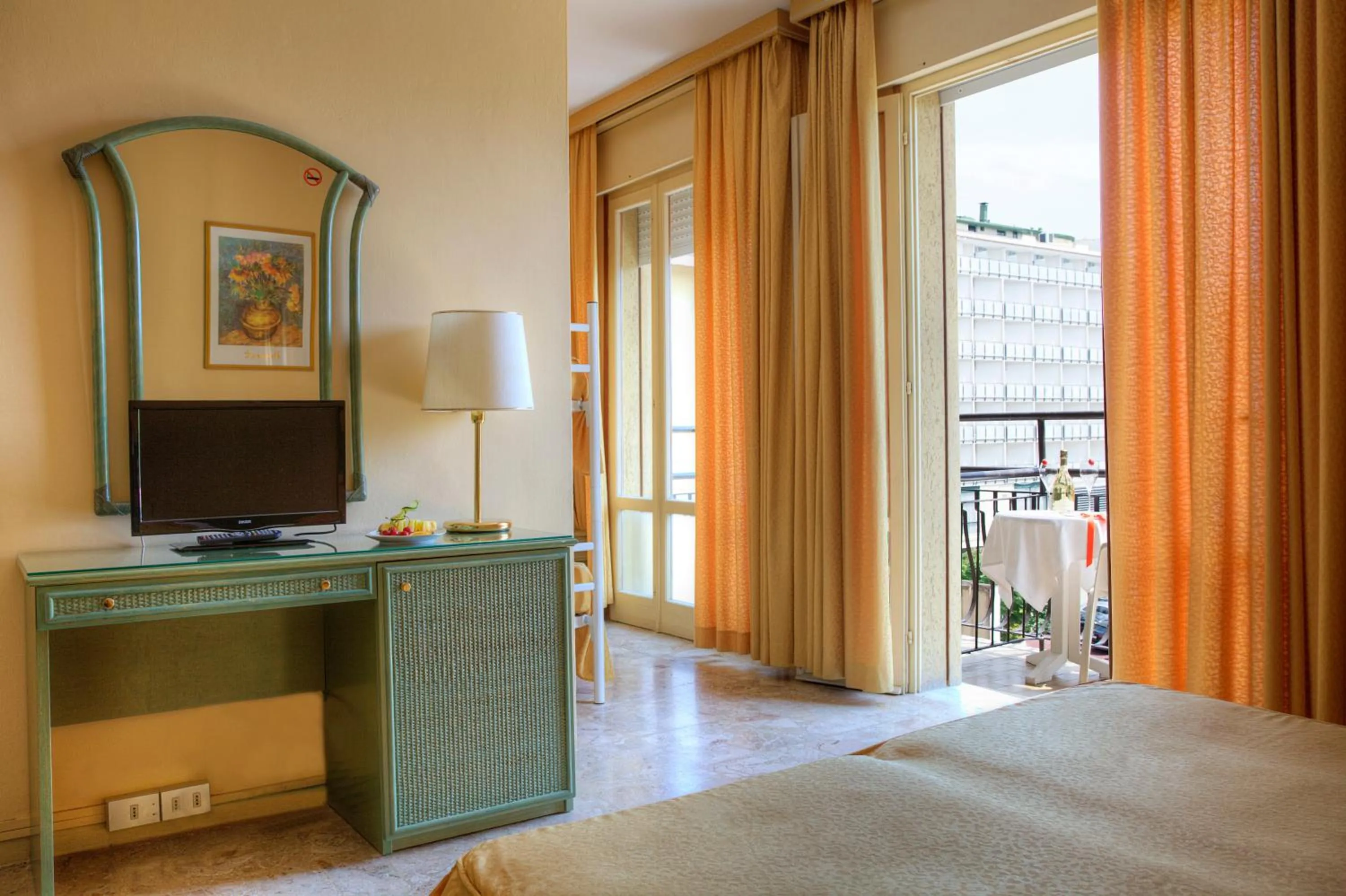 Photo of the whole room, Bed in Hotel AMALFI