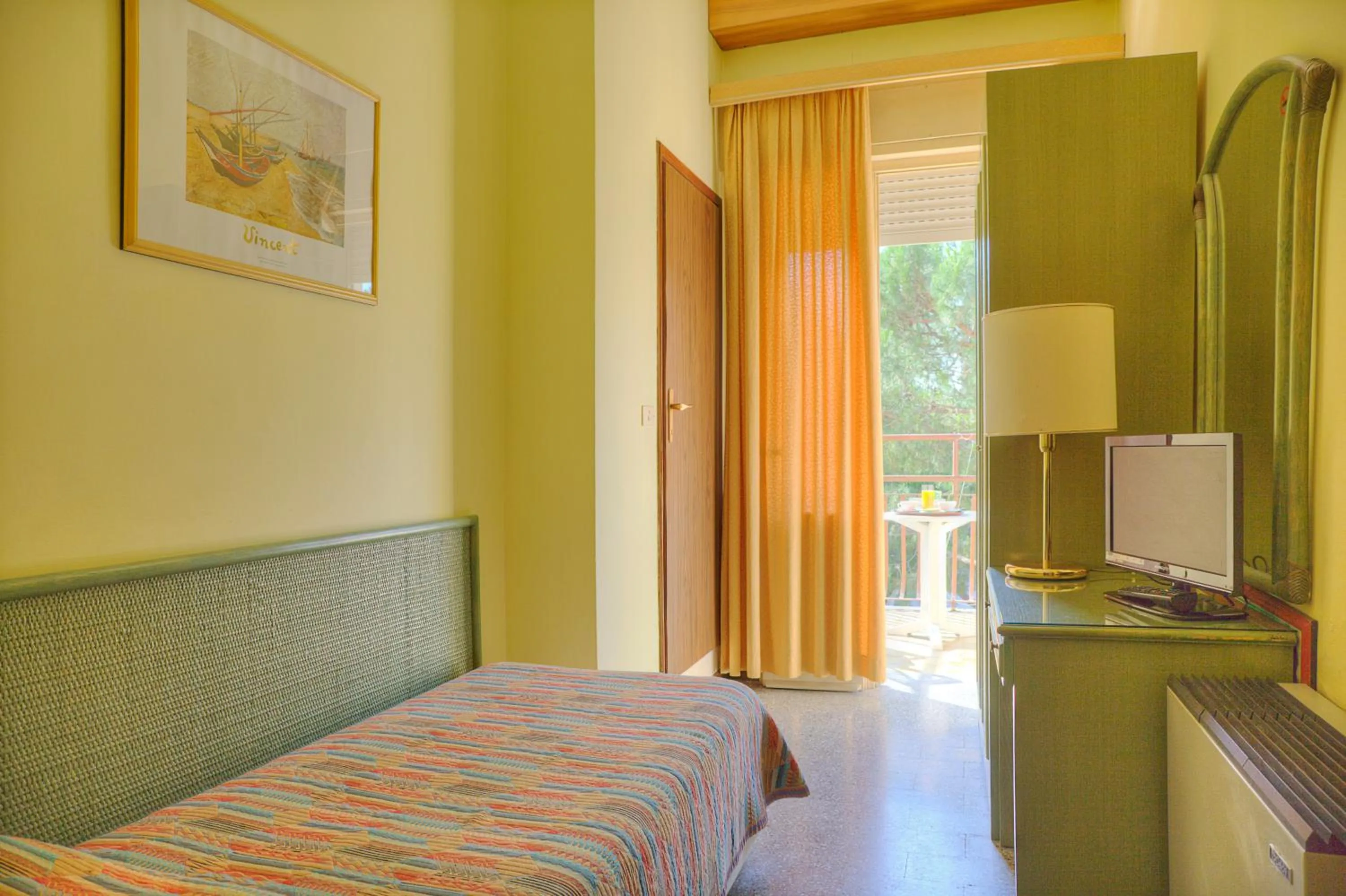 Photo of the whole room, Bed in Hotel AMALFI