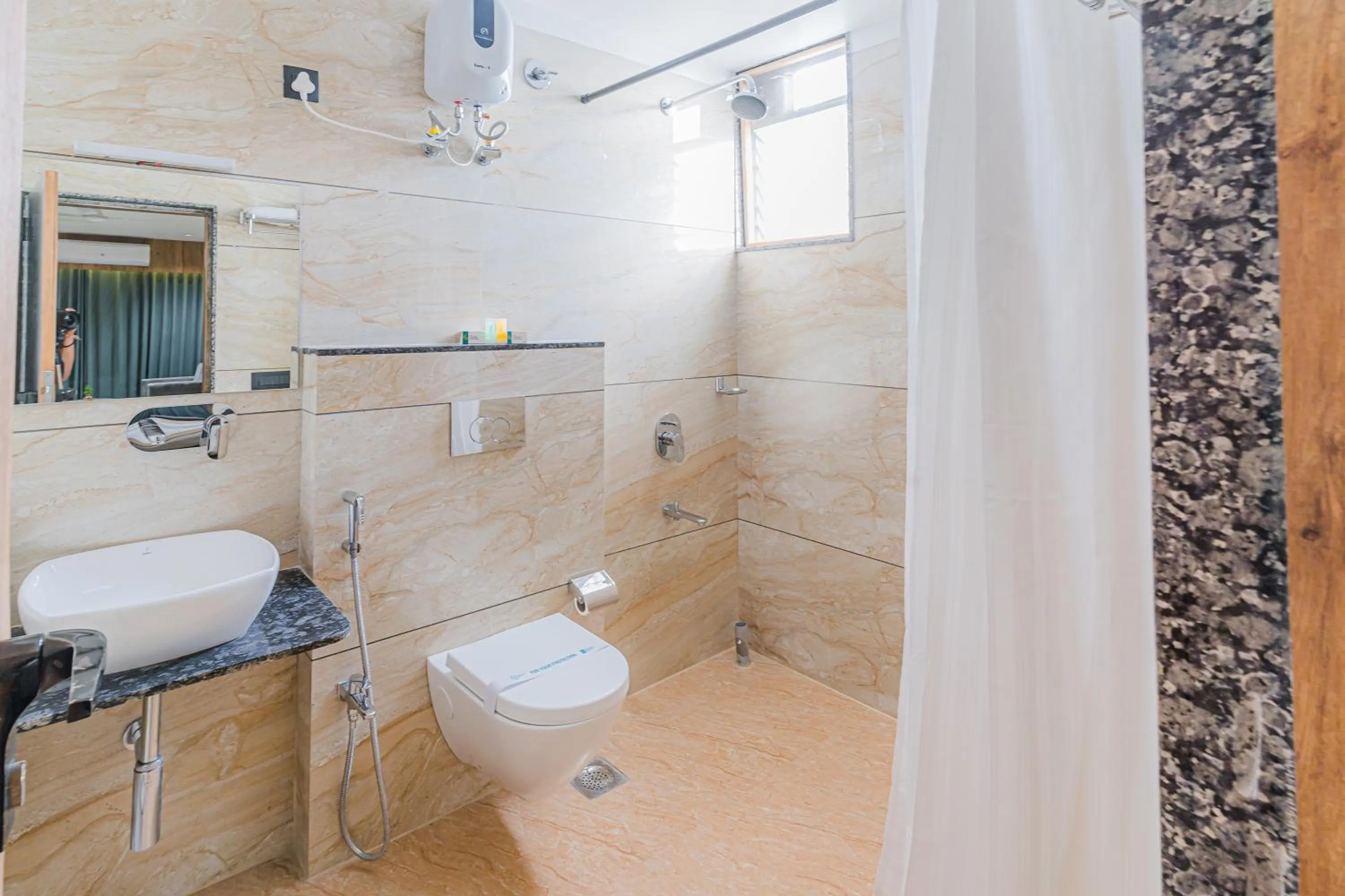 Hotel The Grand Heaven