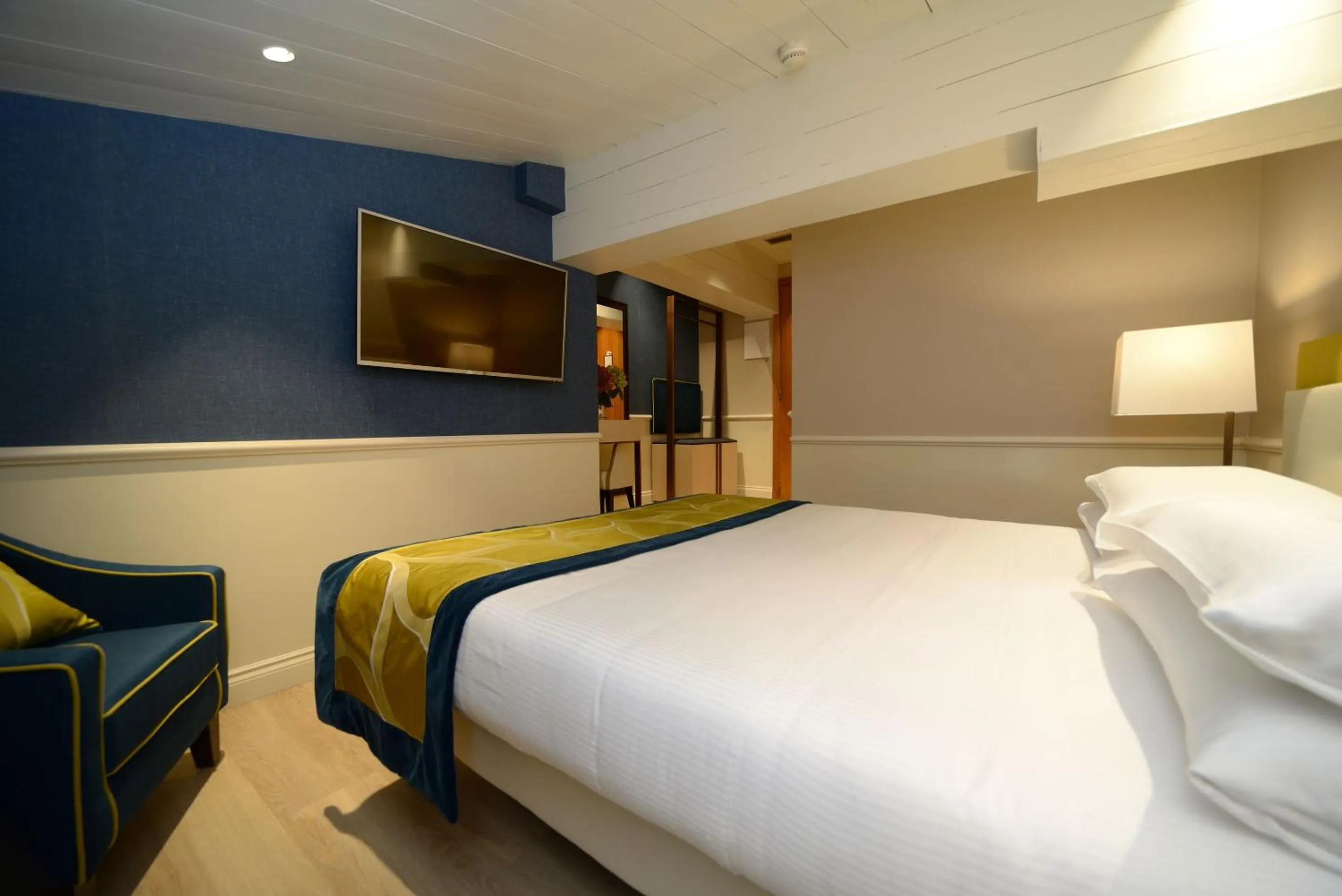 Photo of the whole room, Bed in Hotel Canon d'Oro