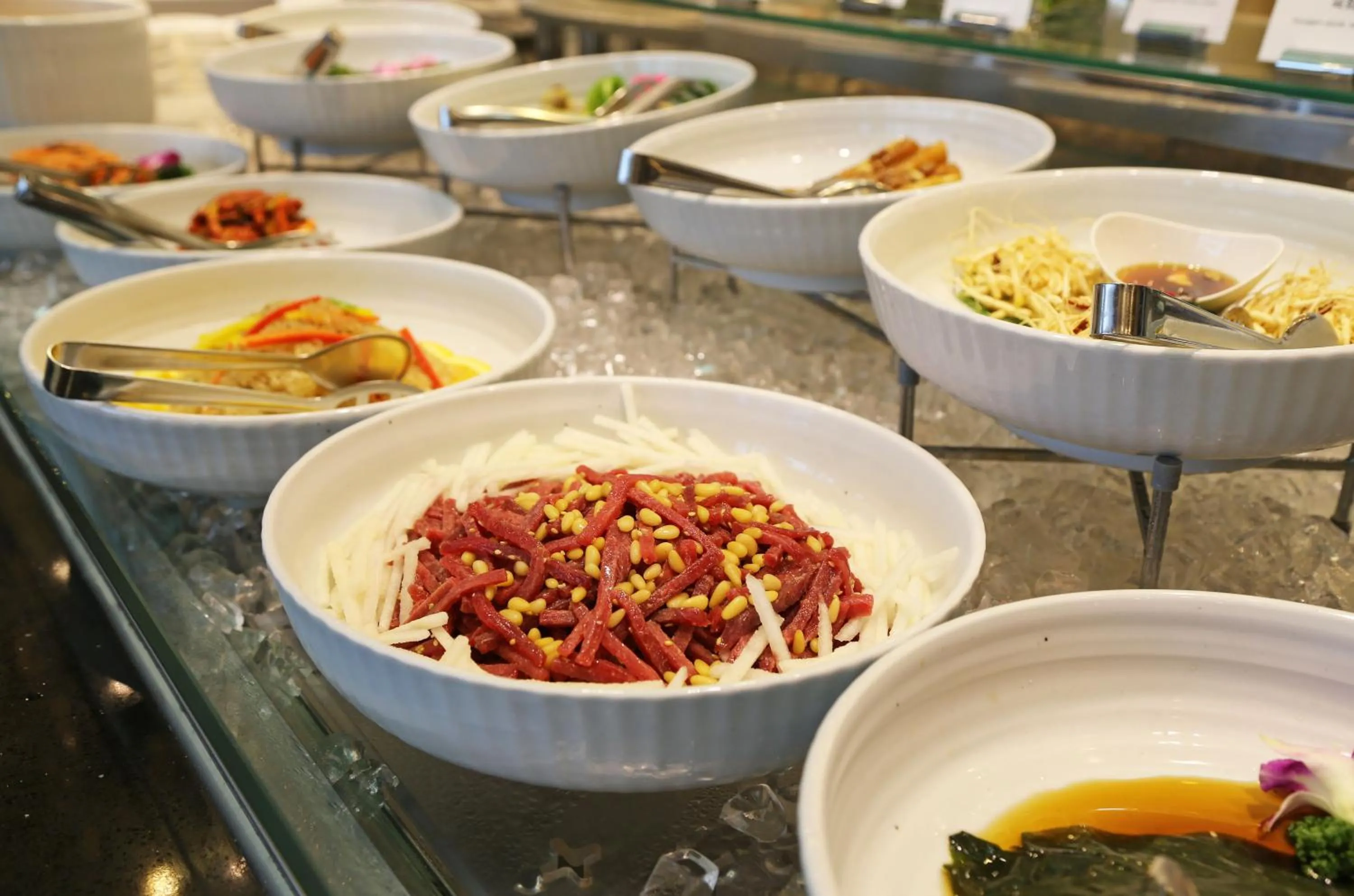 Food and drinks in The-K Hotel Seoul