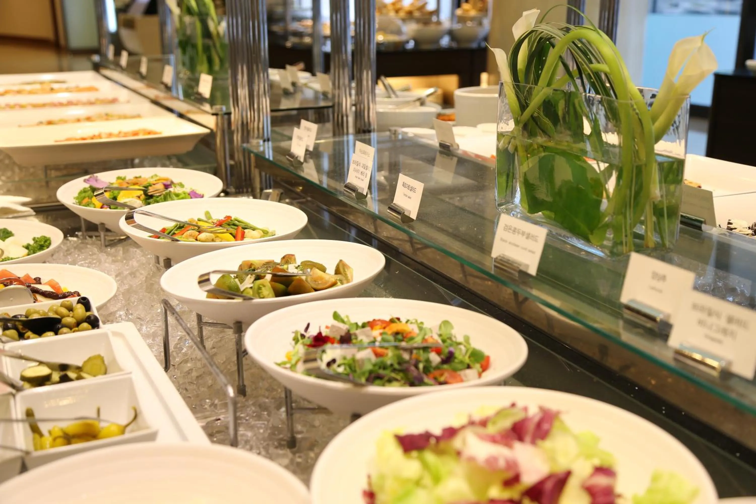 Food and drinks in The-K Hotel Seoul