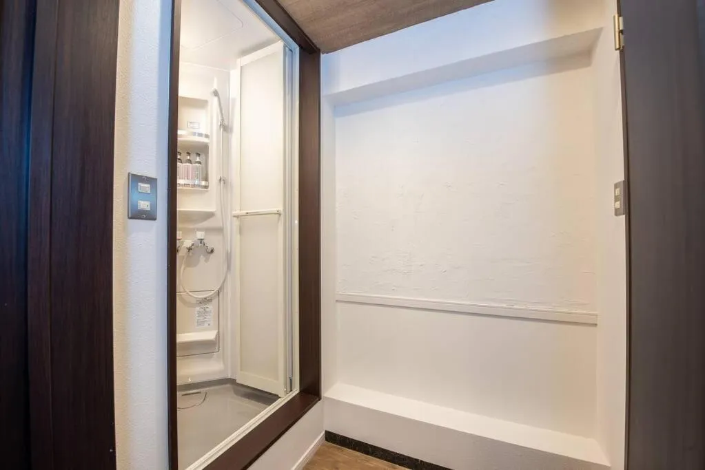 Shower in THE HARMONY