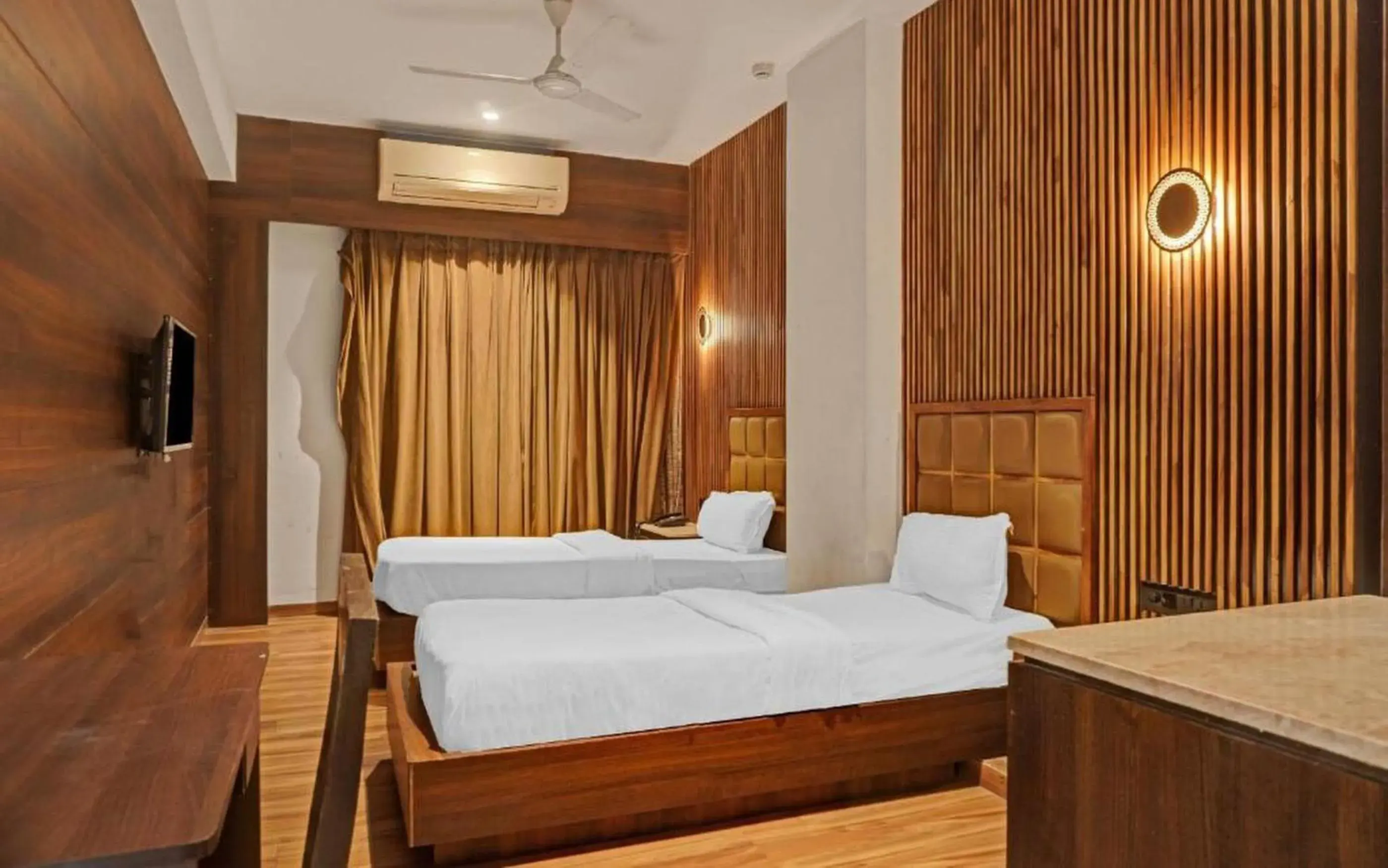 Twin Room - single occupancy in The Park Celebration Twin Room - single occupancy in The Park Celebration