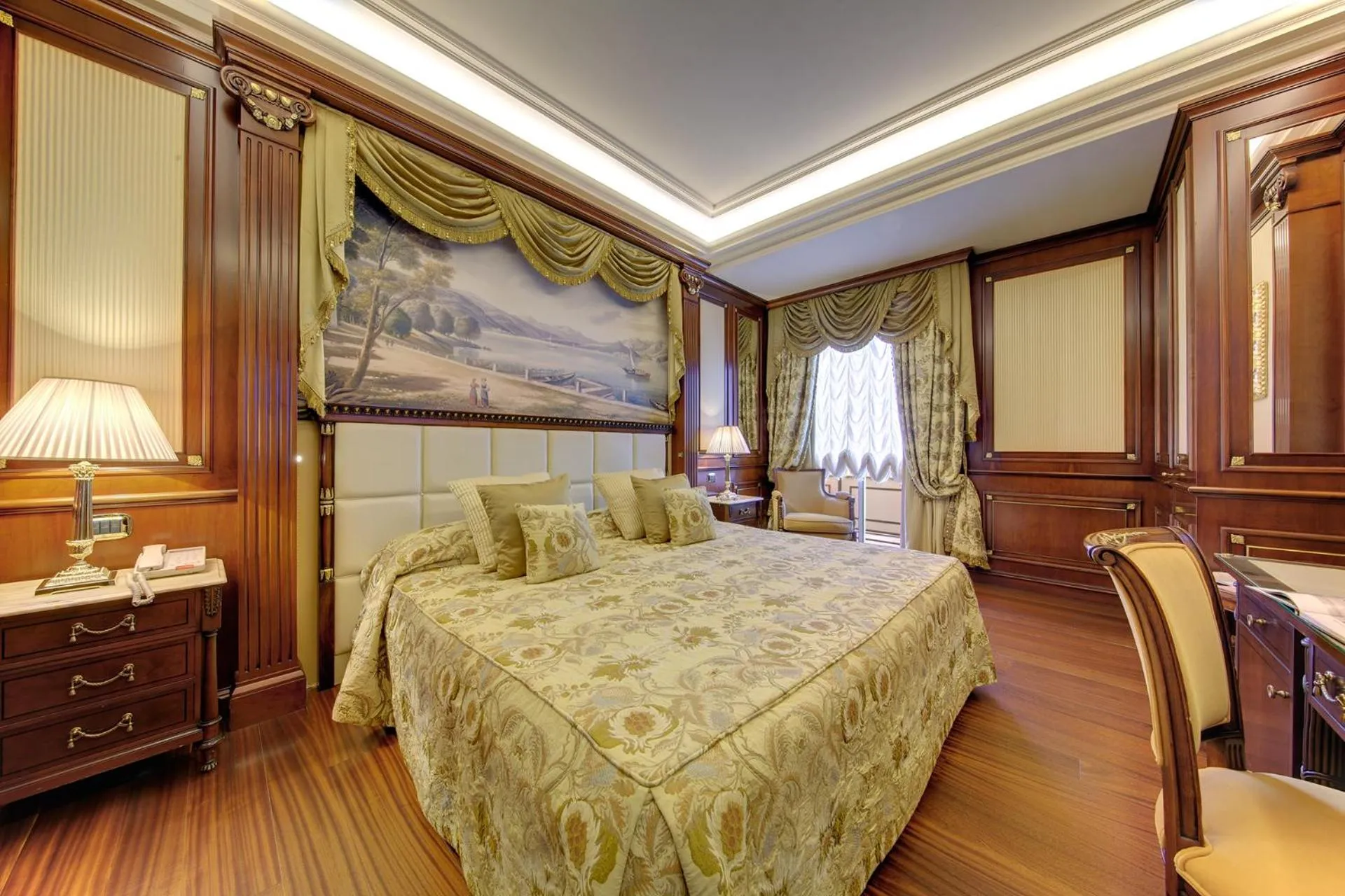 Bed in Hotel Splendid