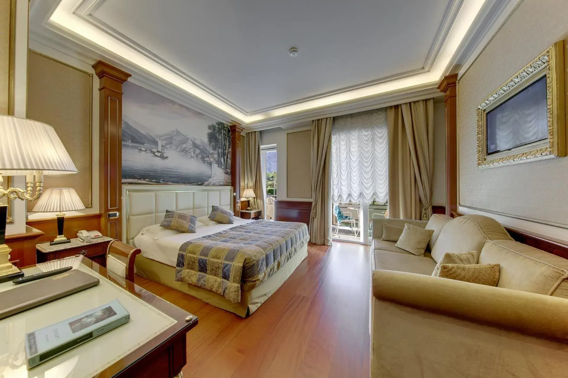 Triple Room with Mountain View in Hotel Splendid Triple Room with Mountain View in Hotel Splendid