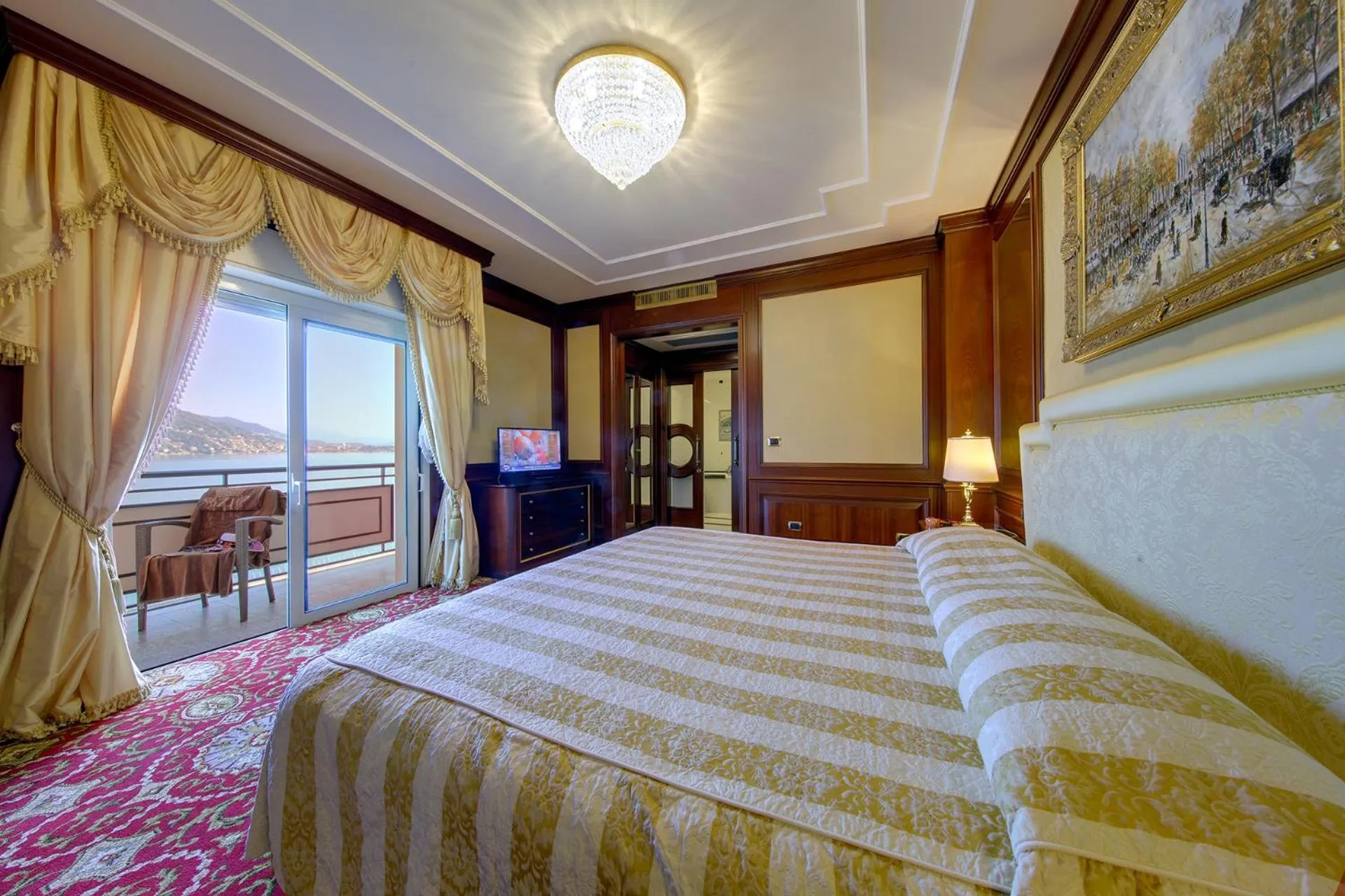 Bed in Hotel Splendid