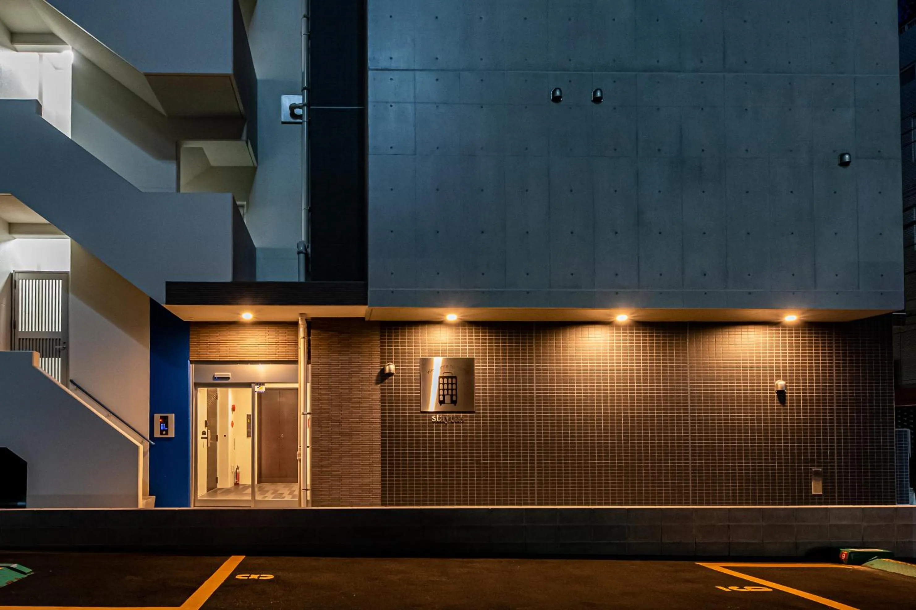 Facade/entrance in STAYTUS