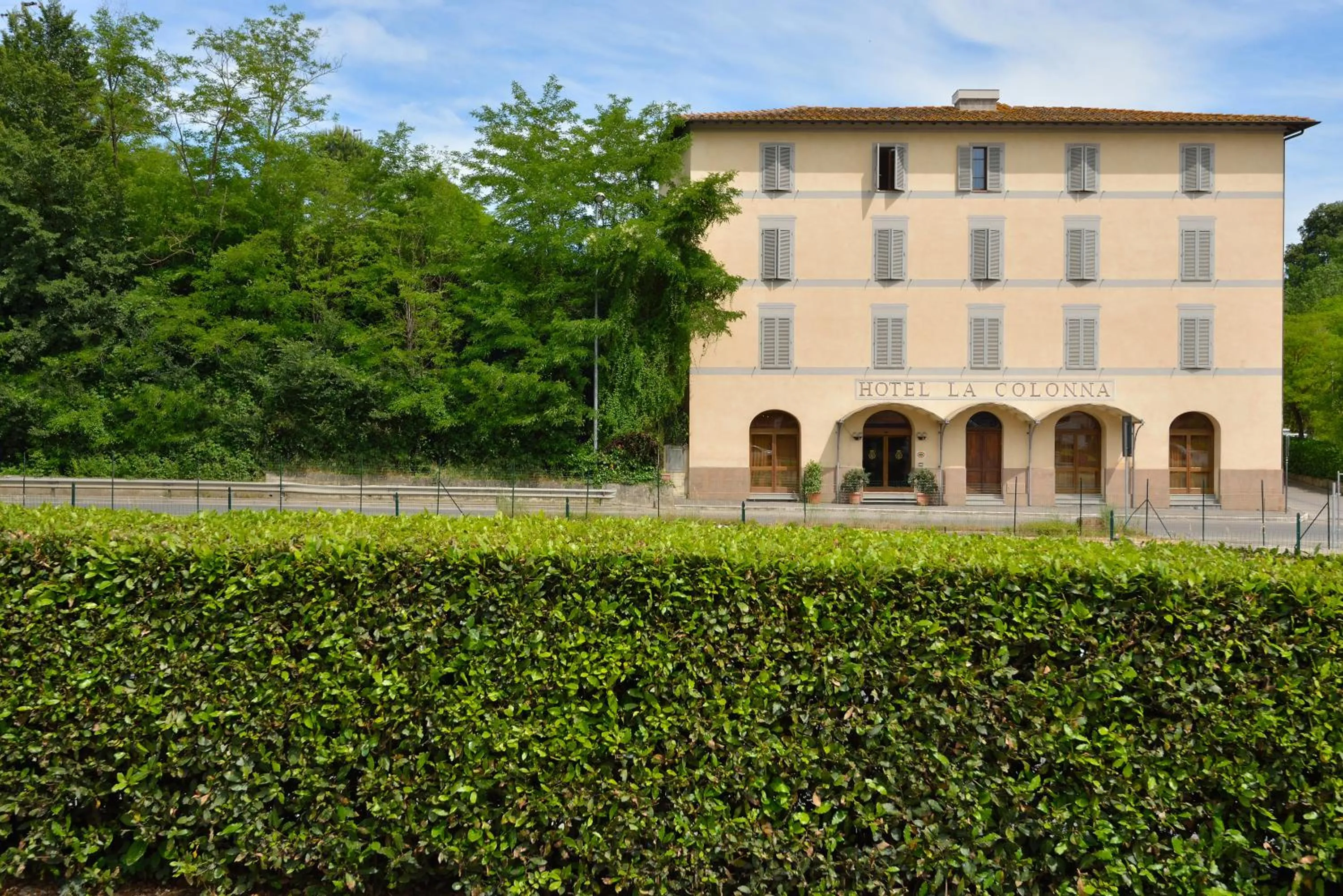 Property building in Hotel La Colonna