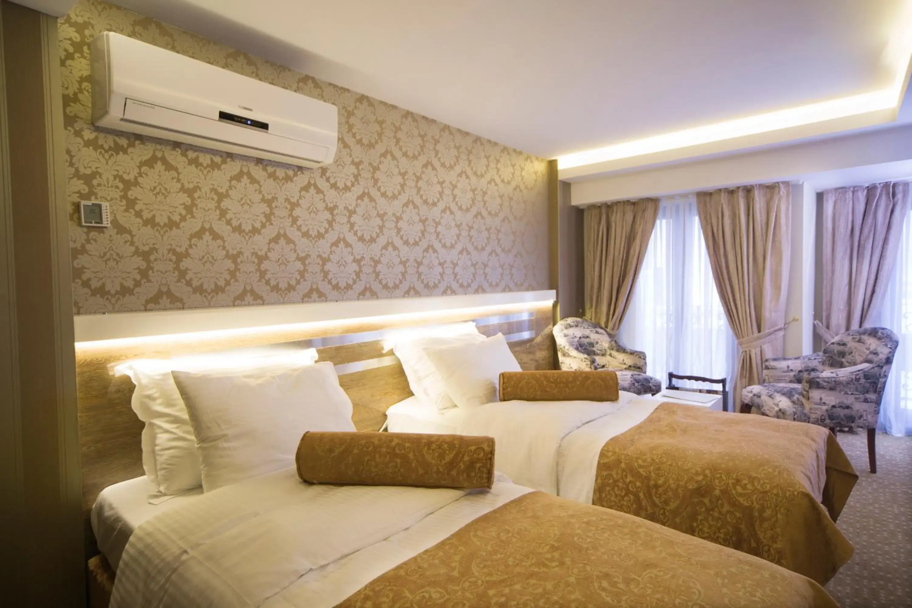 Photo of the whole room, Bed in Golden Rain Hotel Old City Photo of the whole room, Bed in Golden Rain Hotel Old City