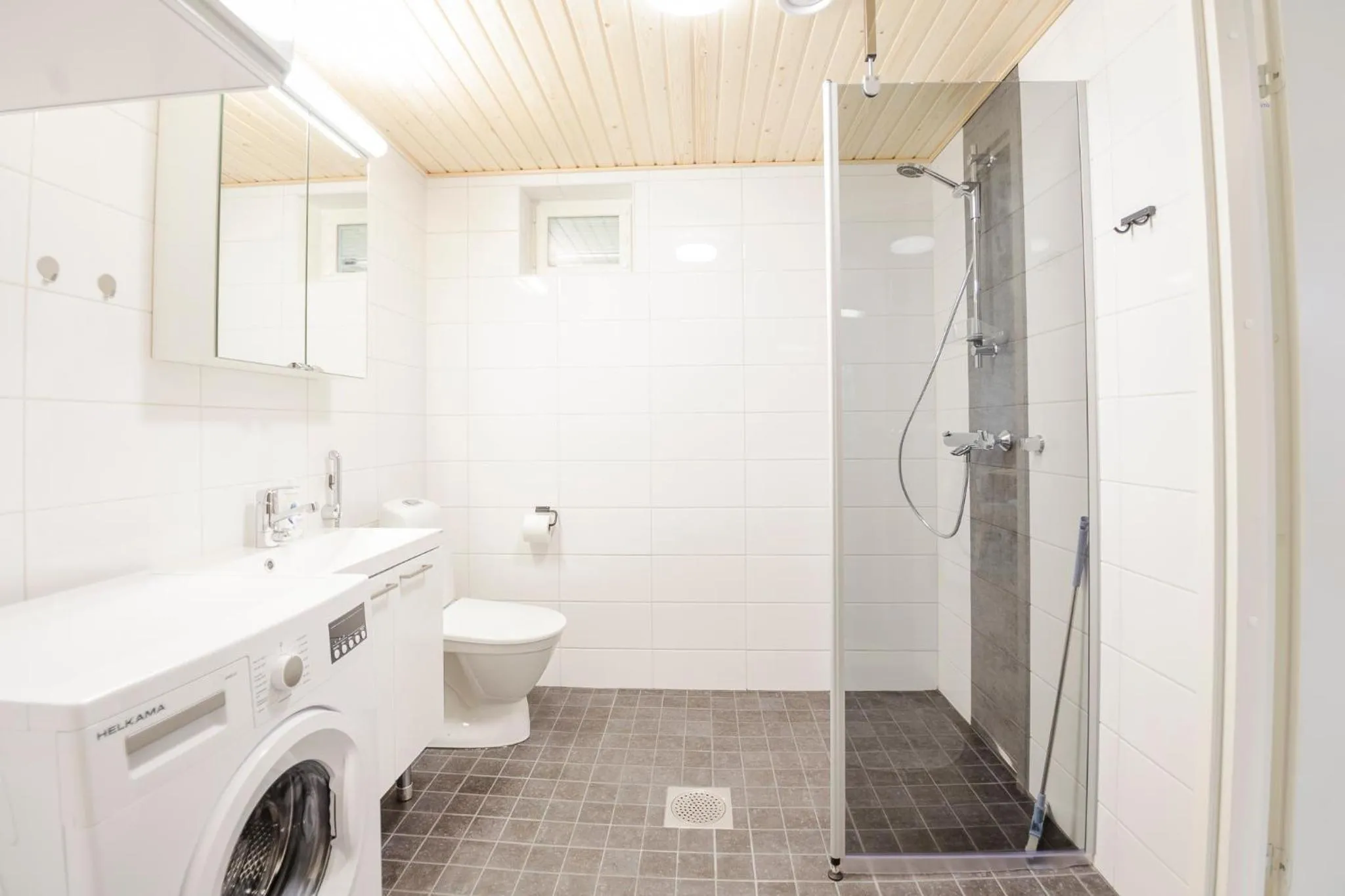 Bathroom in Tuomenkartano Apartments by Hiekka Booking