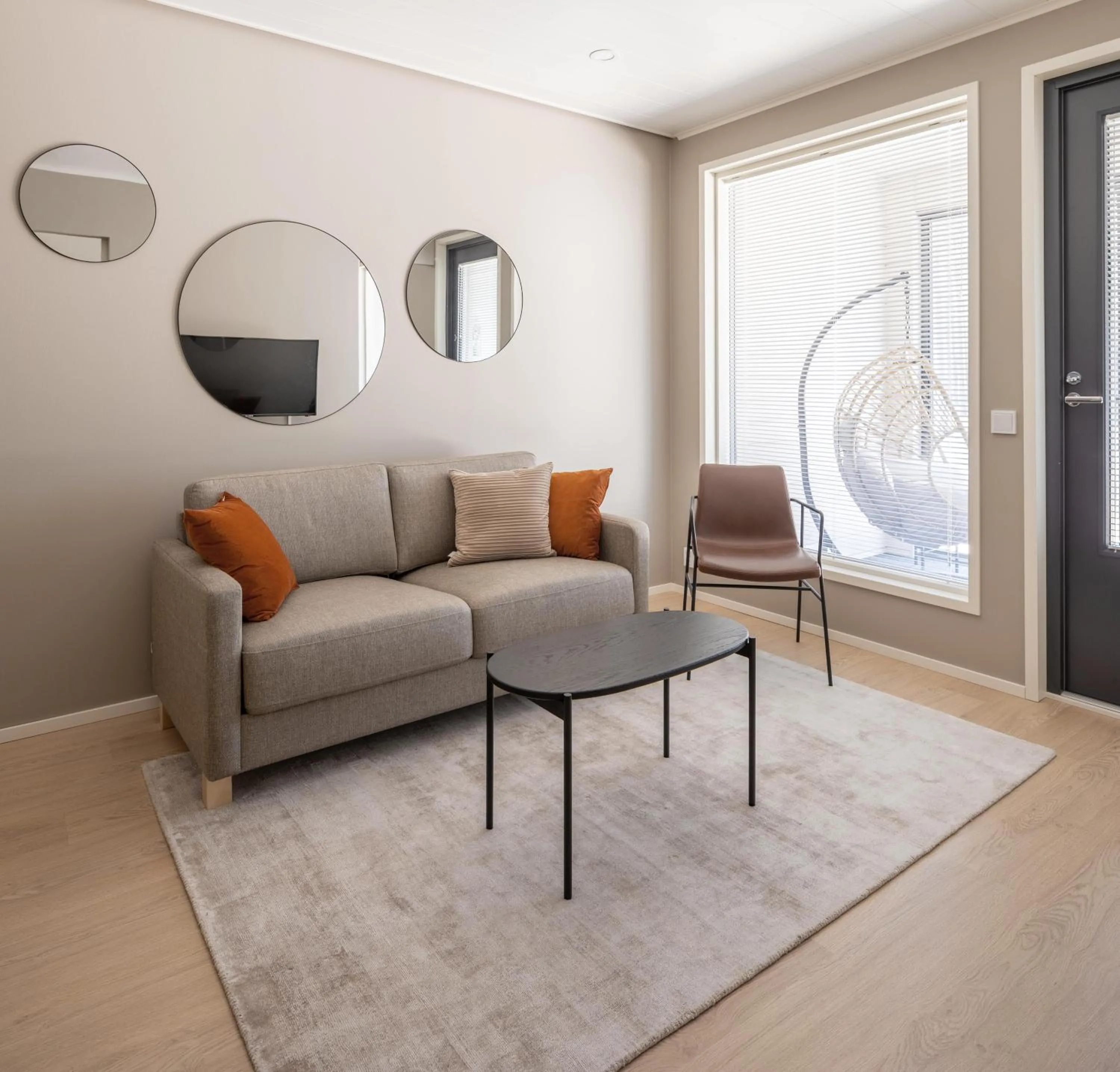 Living room in Tuomenkartano Apartments by Hiekka Booking