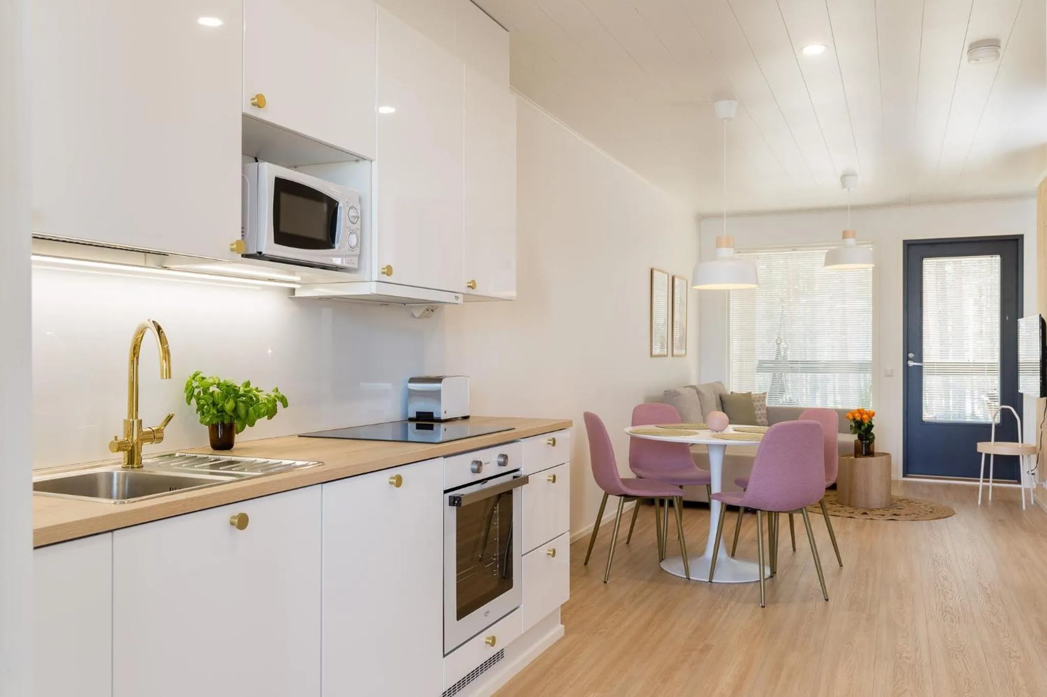 kitchen in Tuomenkartano Apartments by Hiekka Booking