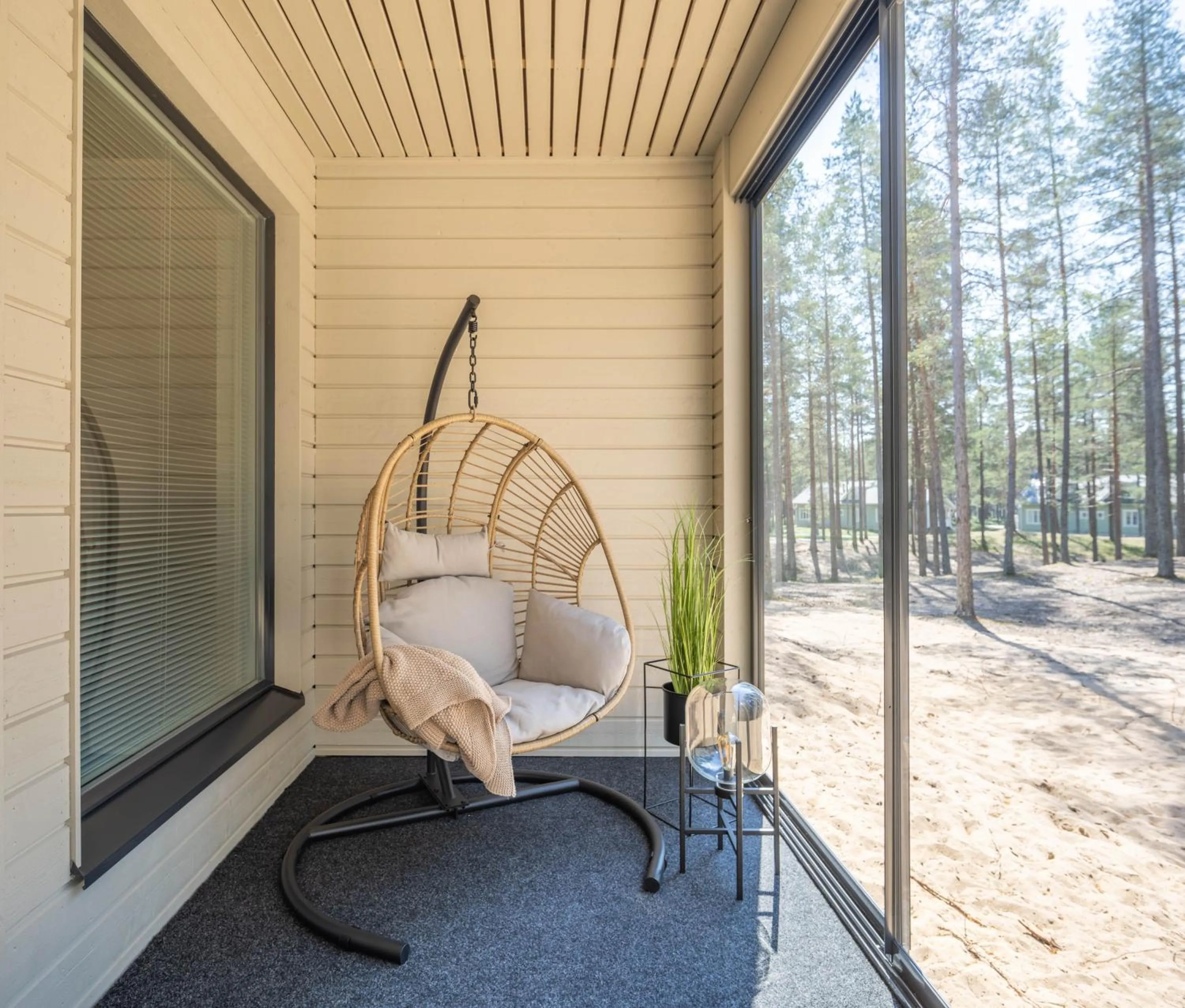 Balcony/Terrace in Tuomenkartano Apartments by Hiekka Booking