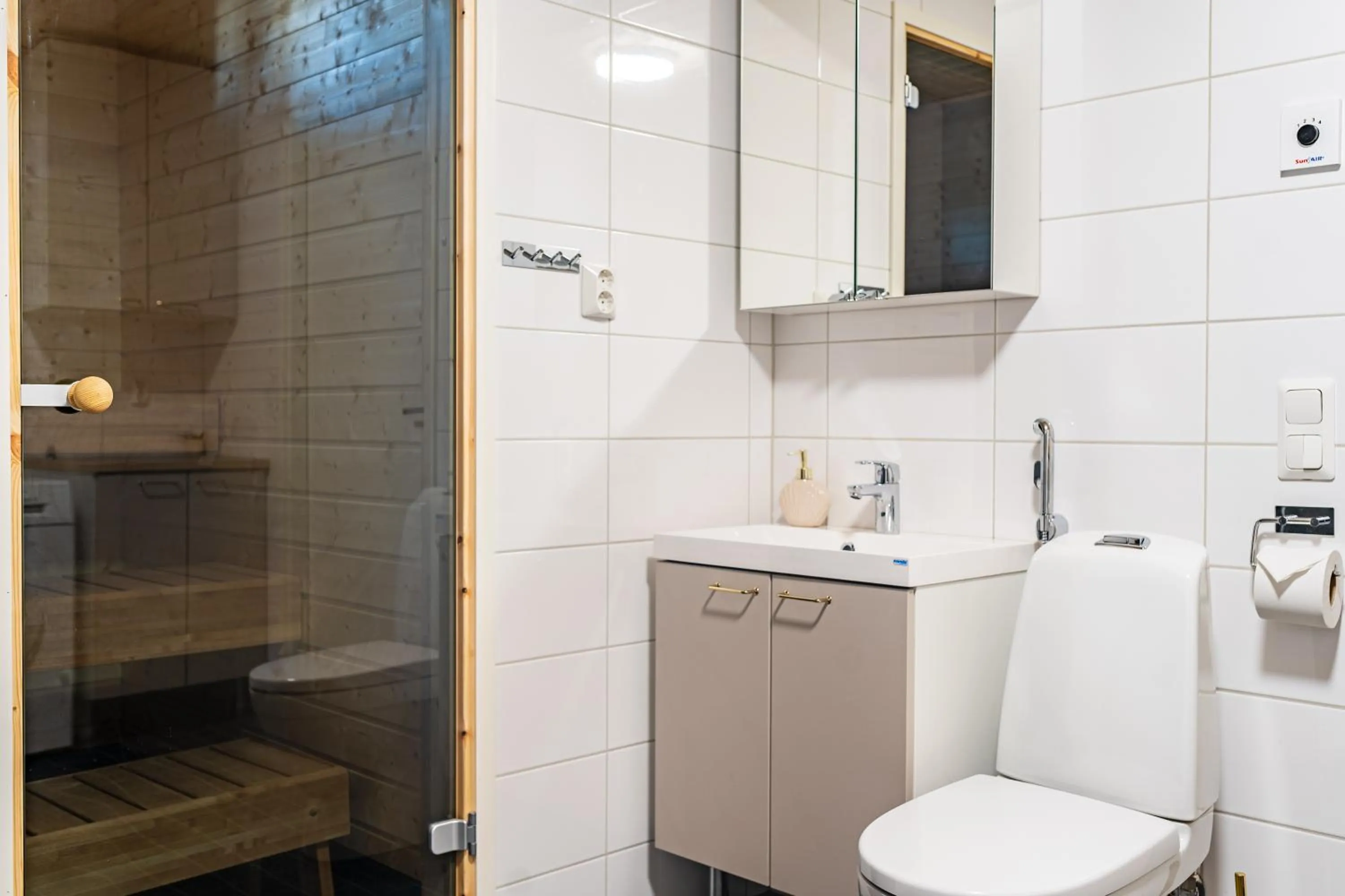 Bathroom in Tuomenkartano Apartments by Hiekka Booking