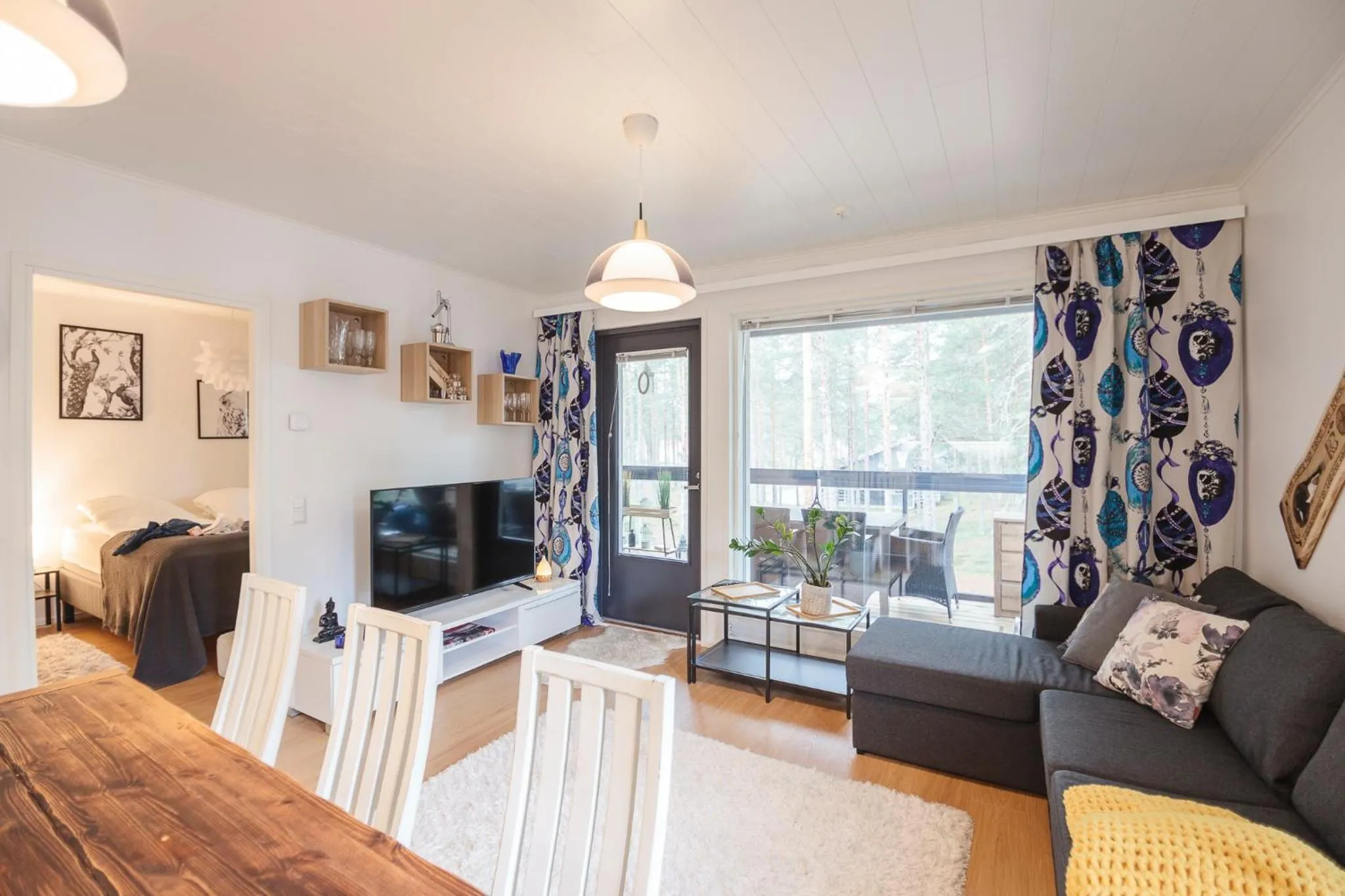 Living room in Tuomenkartano Apartments by Hiekka Booking