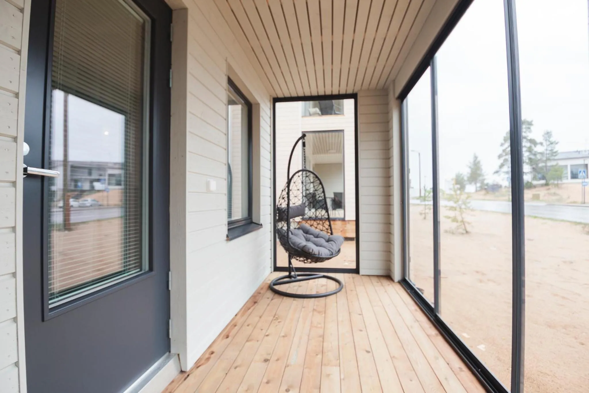 Balcony/Terrace in Tuomenkartano Apartments by Hiekka Booking