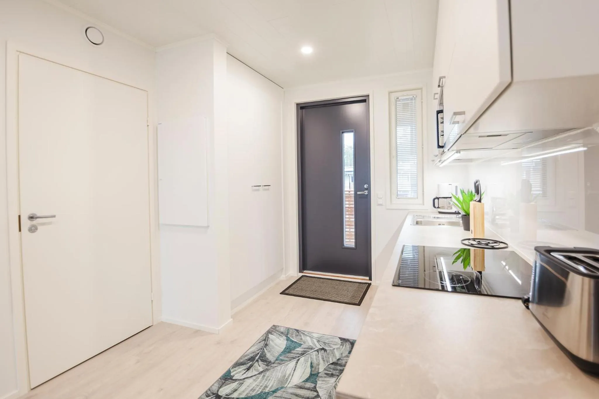 Dining area in Tuomenkartano Apartments by Hiekka Booking